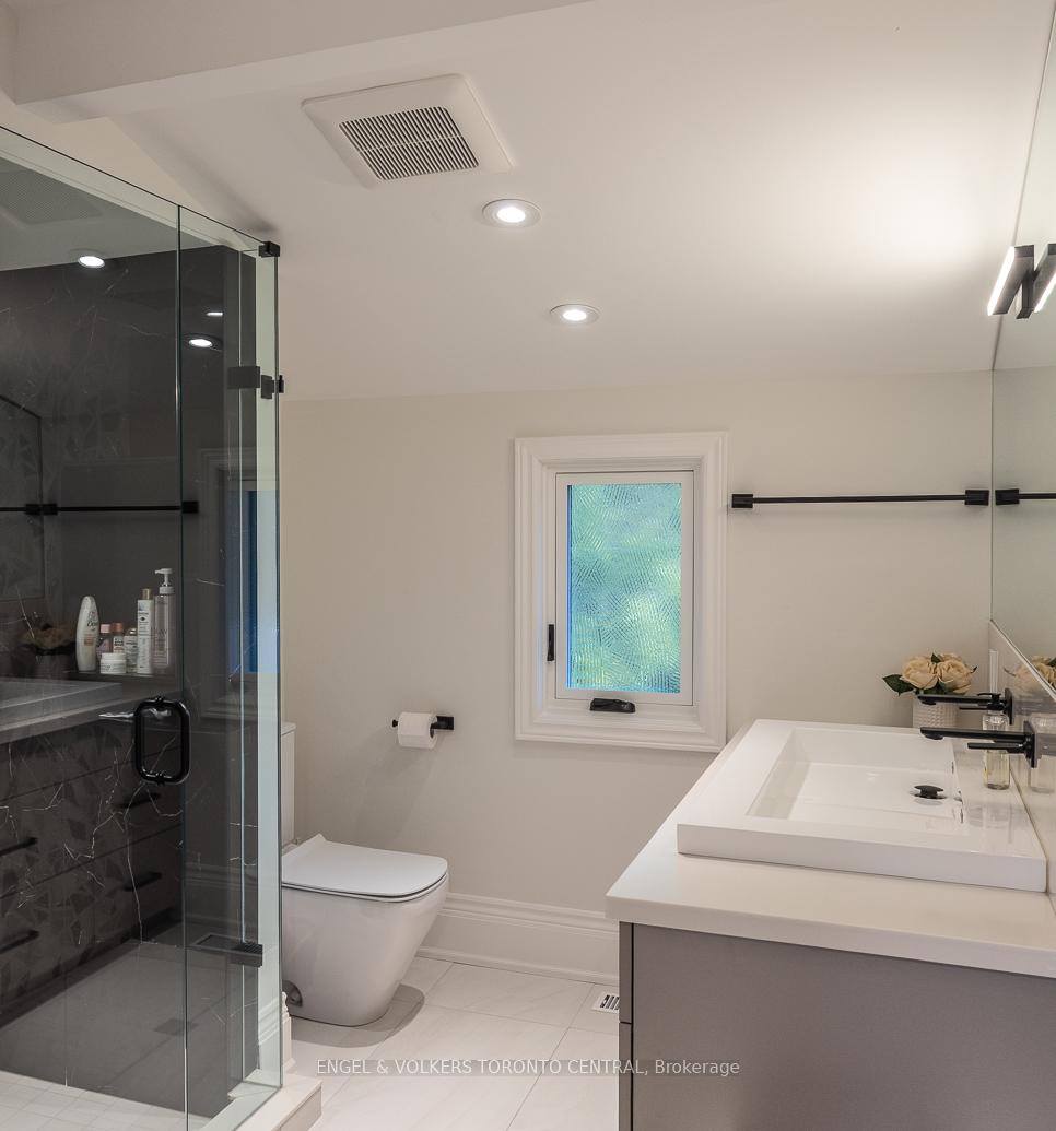 1 Bryce Avenue, Toronto C02, ON M4V 2B3, Toronto C02 ON, M4V 2B3