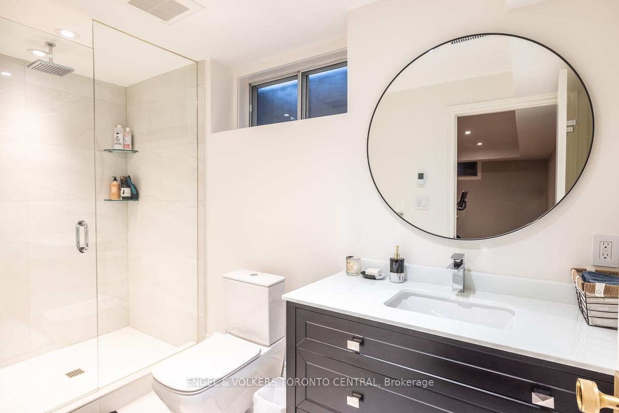 1 Bryce Avenue, Toronto C02, ON M4V 2B3, Toronto C02 ON, M4V 2B3