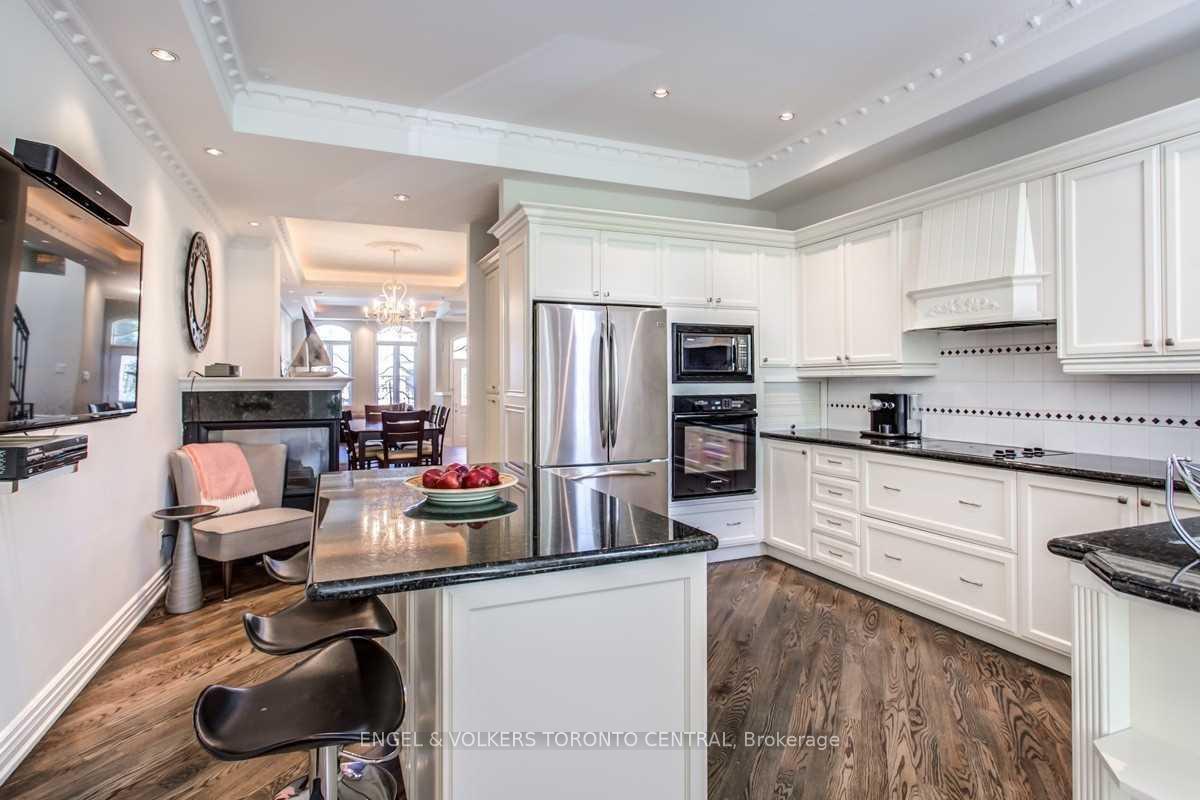 405 Bedford Park Avenue