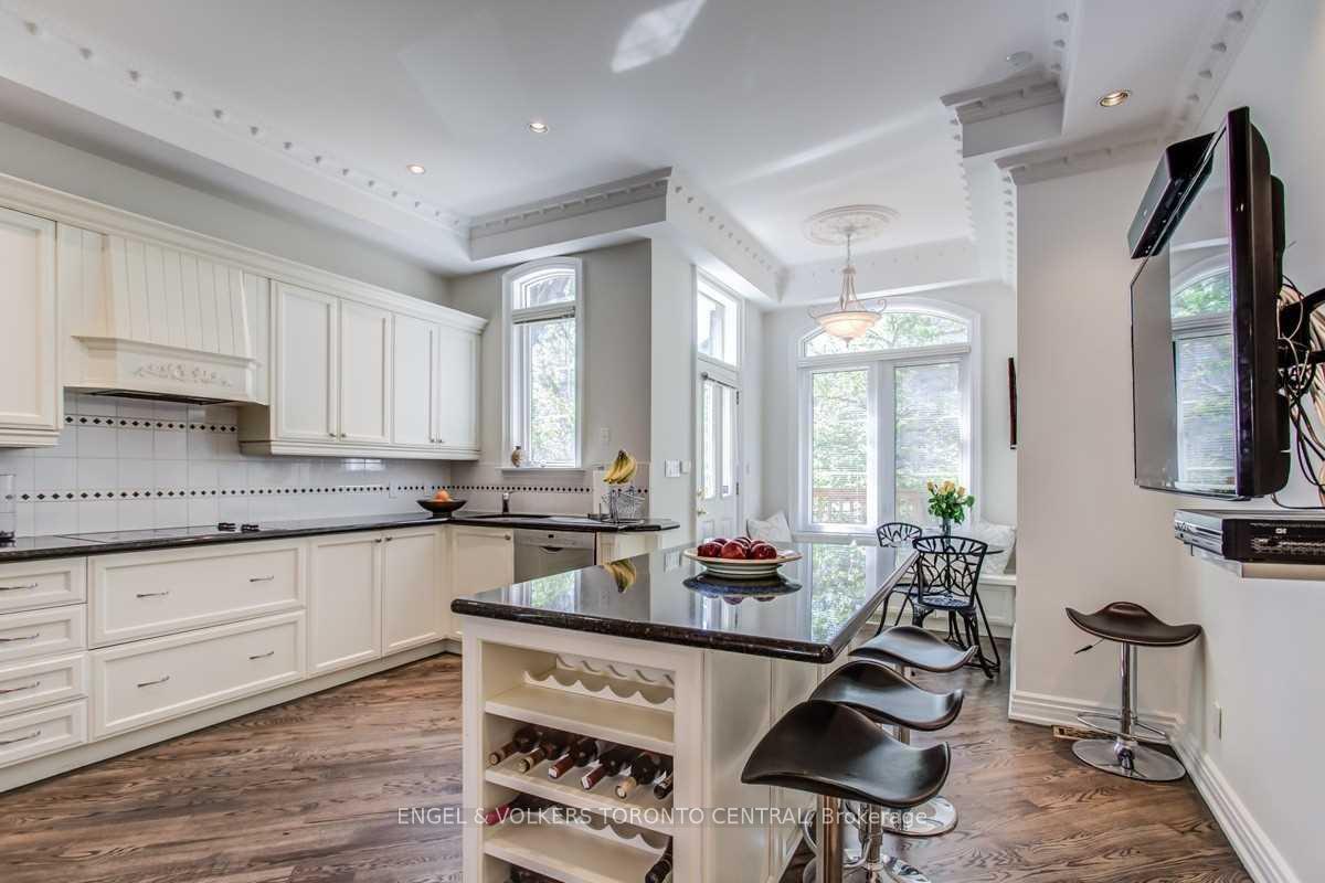 405 Bedford Park Avenue