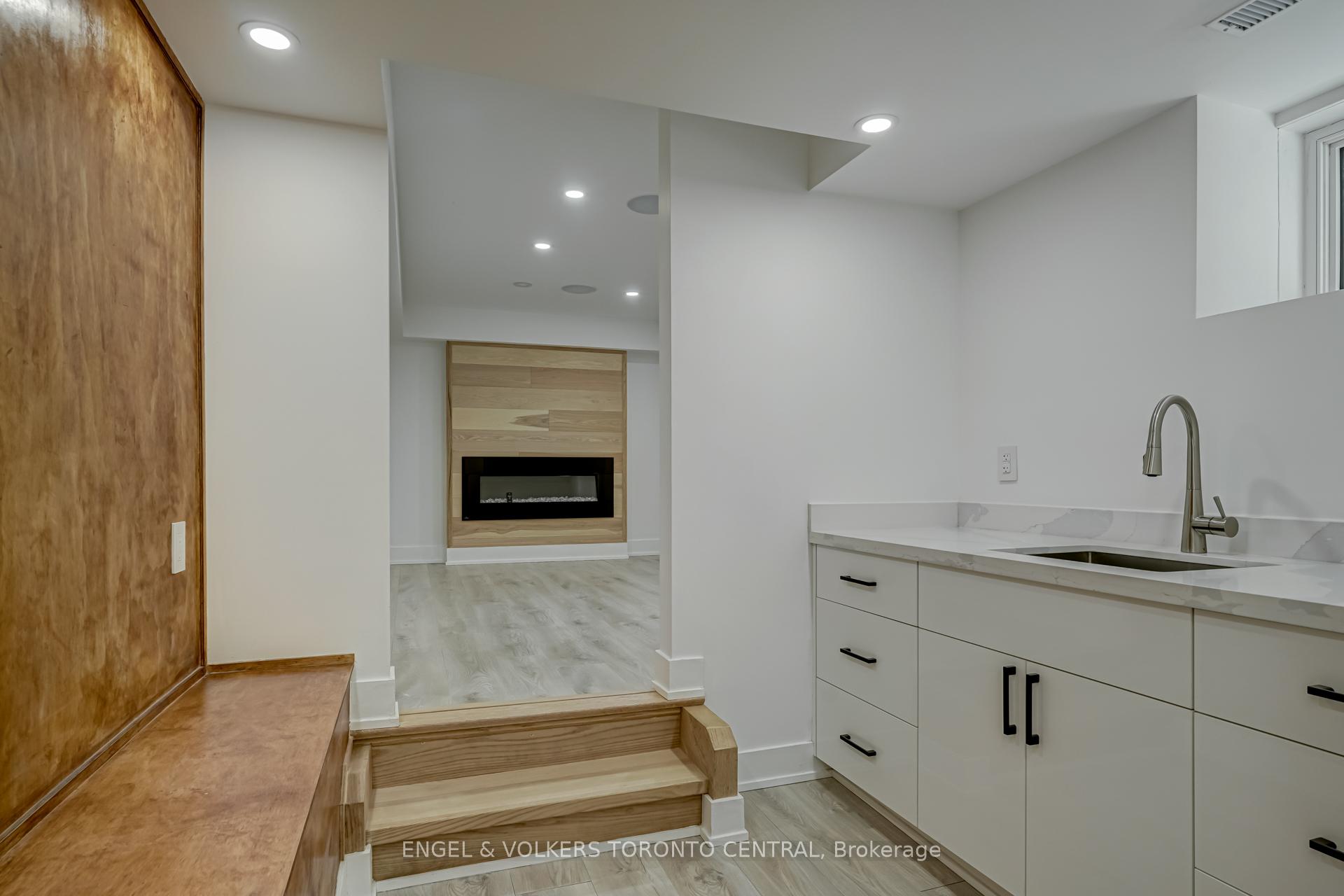 230 Willow Avenue, Toronto