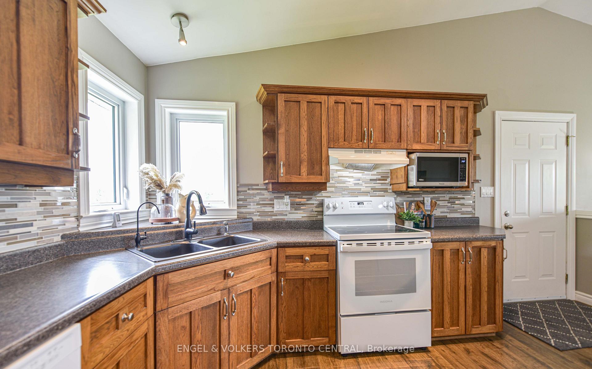 3516 Kirkfield Road