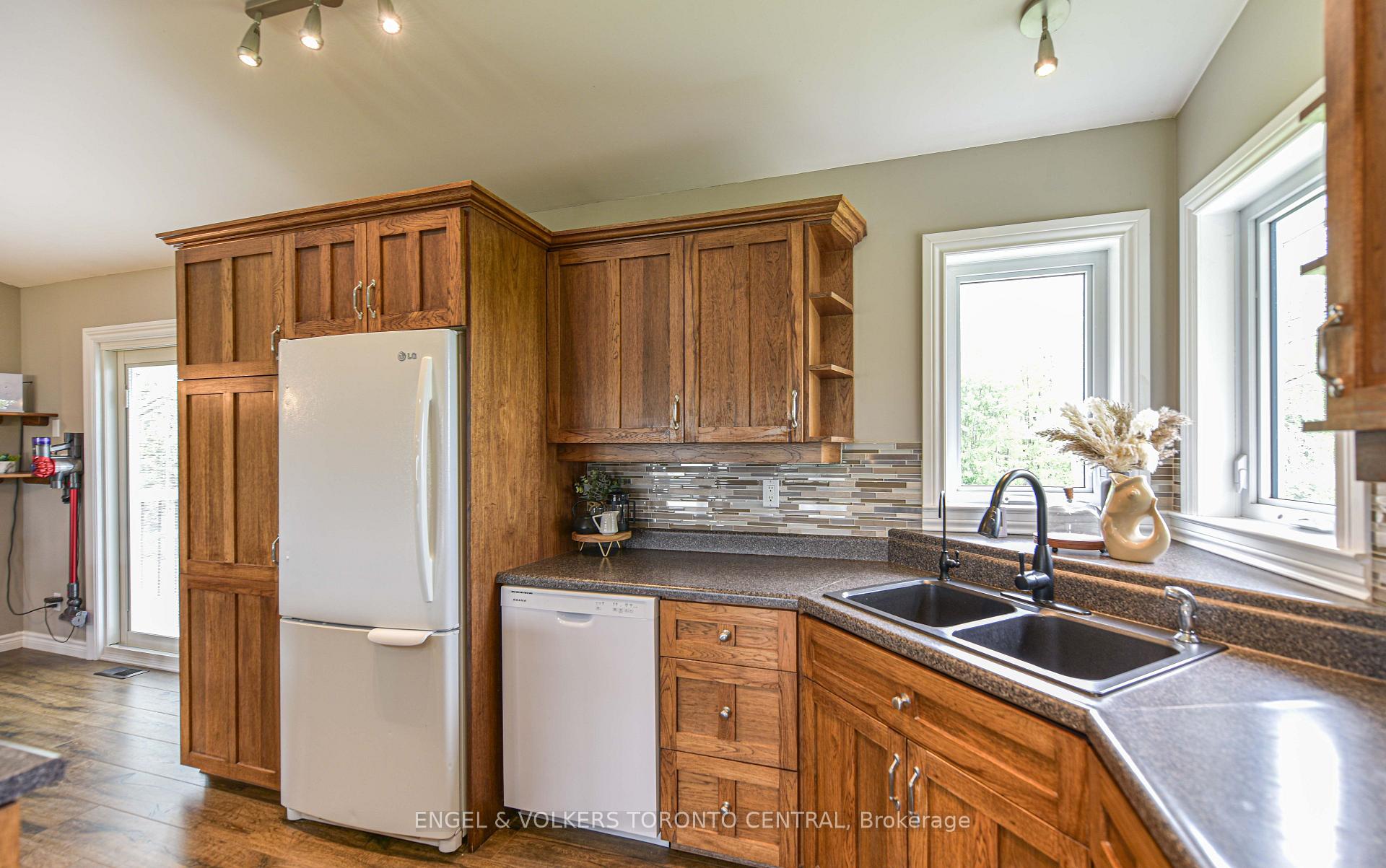 3516 Kirkfield Road
