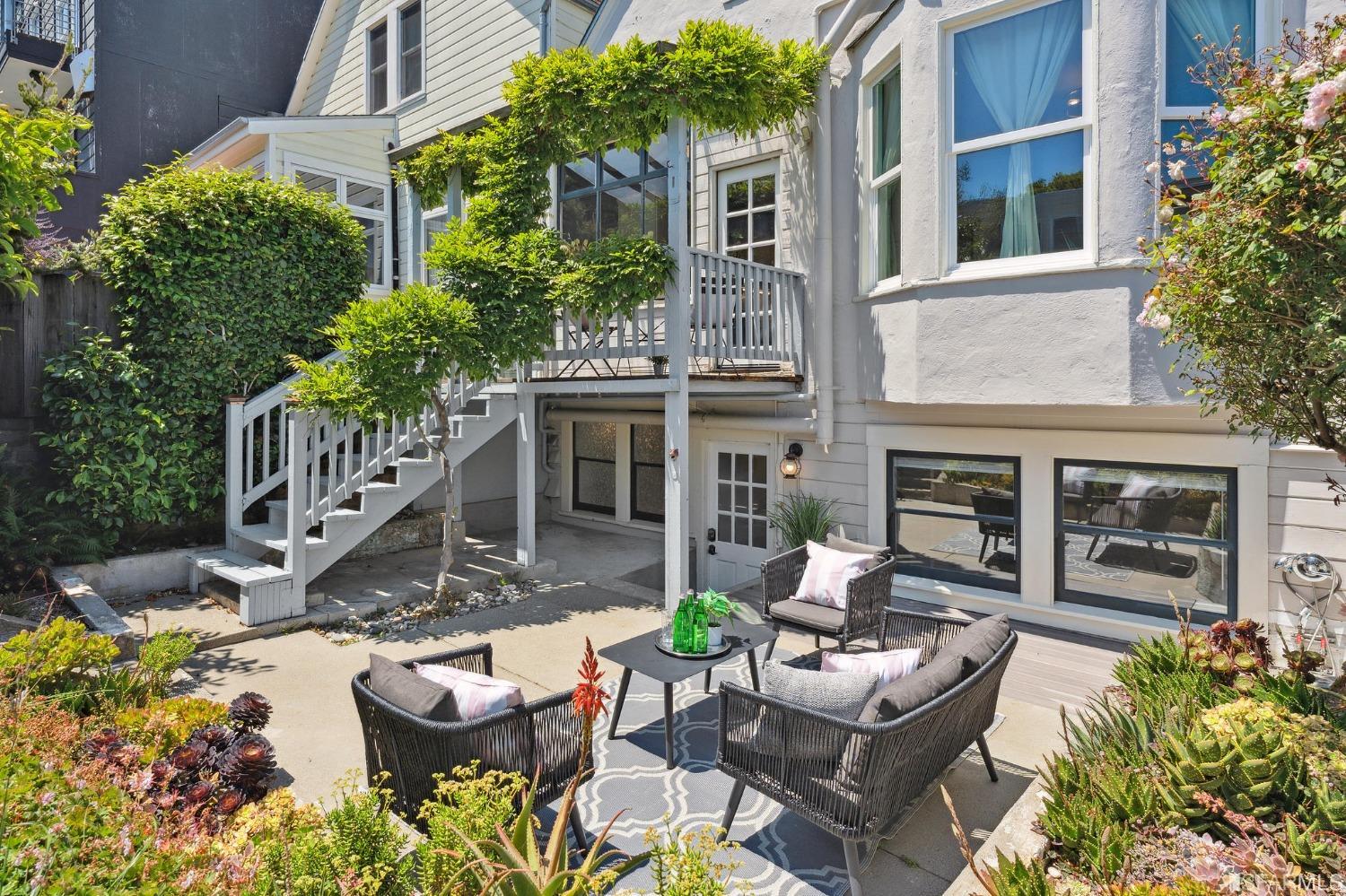 445 Clipper Street