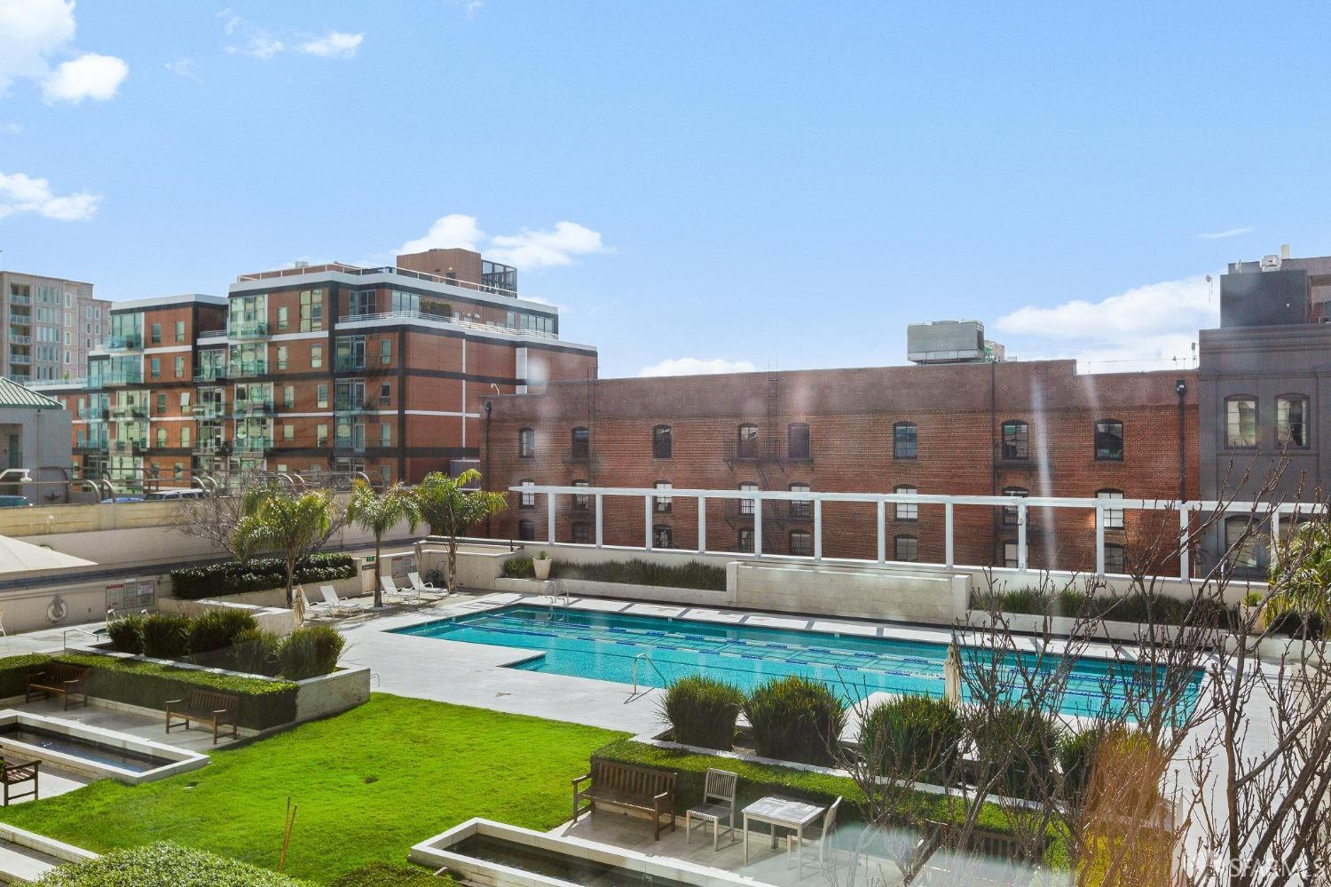 229 Brannan Street # 4J