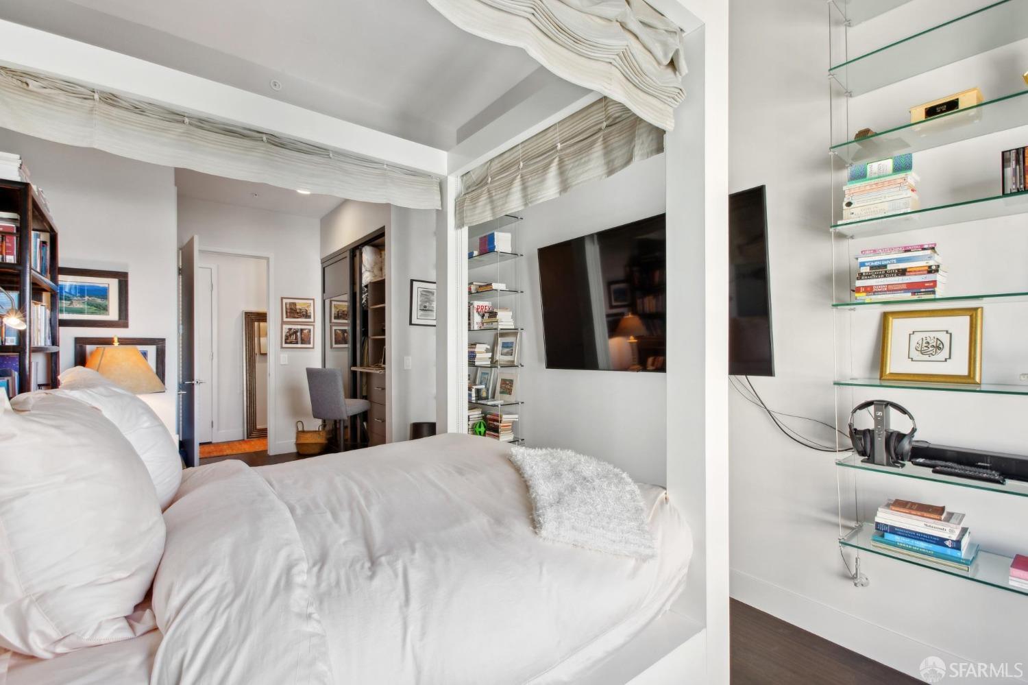 72 Townsend Street # 902