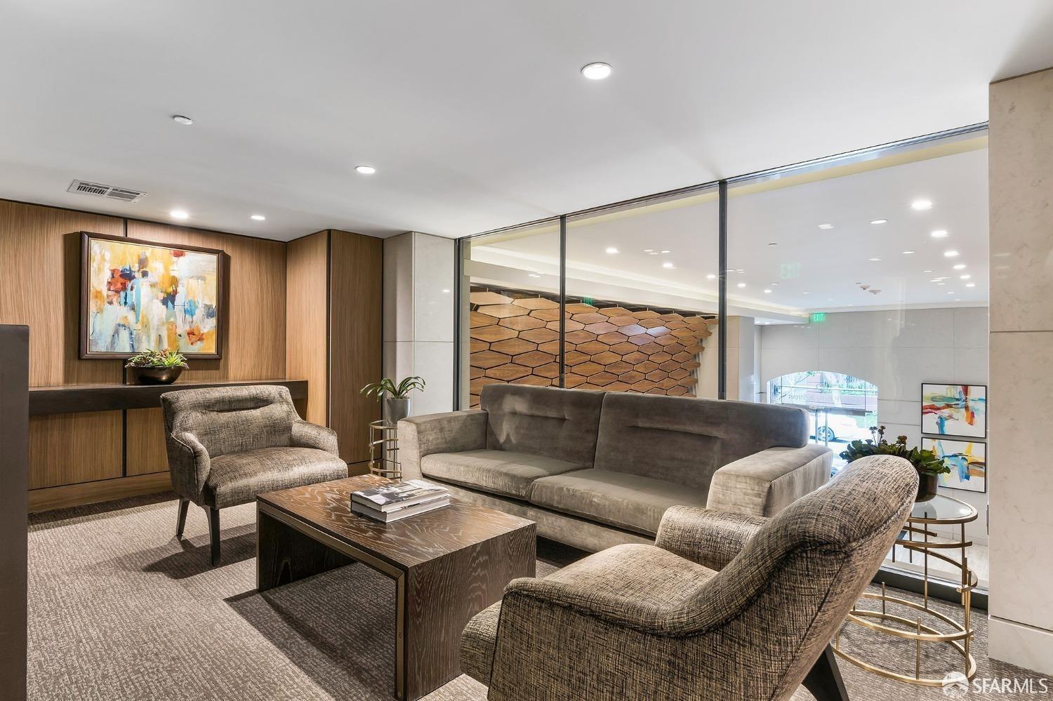 72 Townsend Street # 902