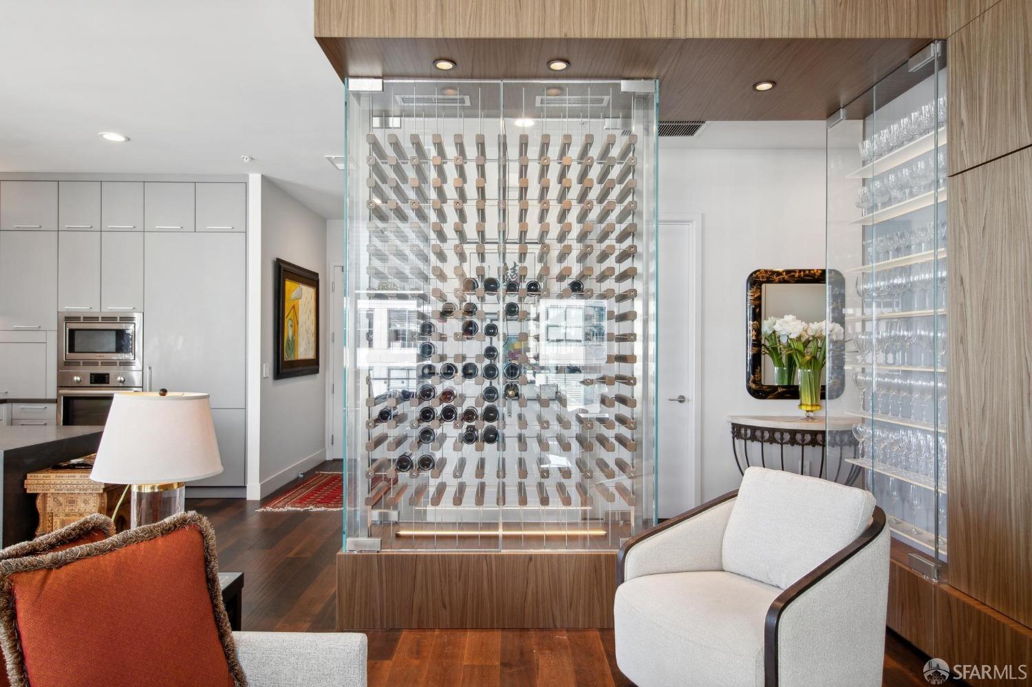 72 Townsend Street # 902