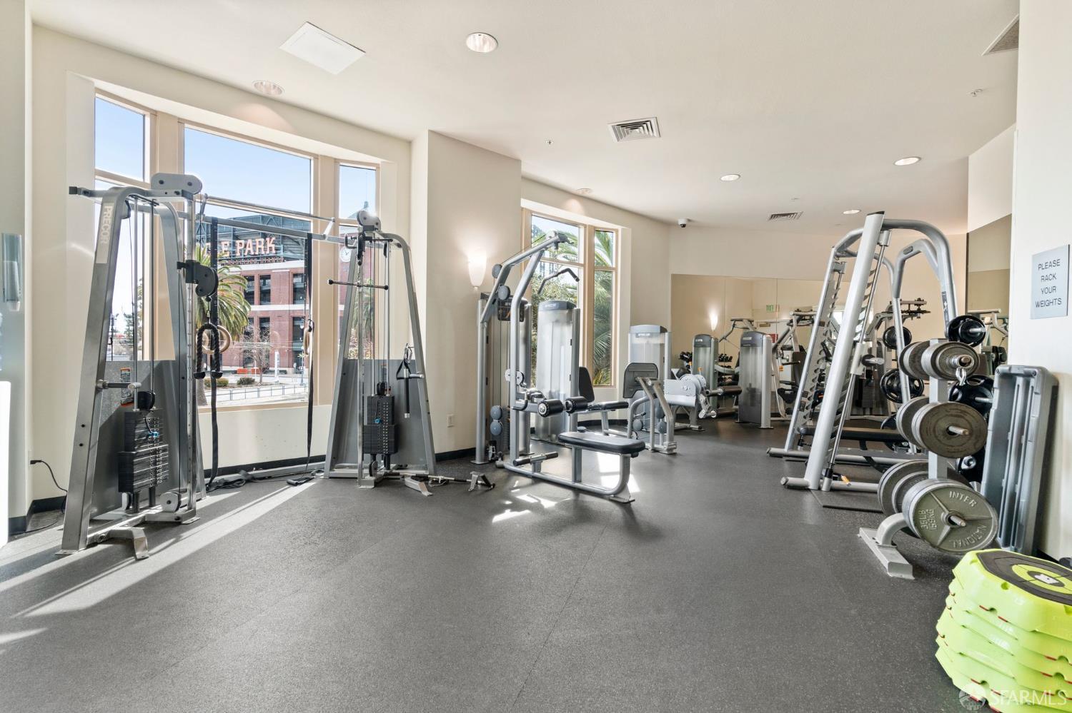 88 King Street # 807