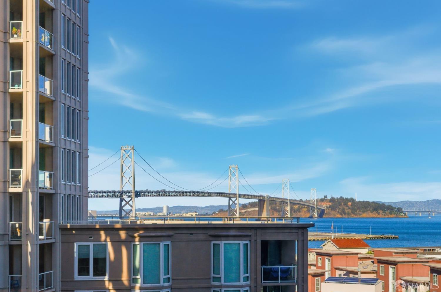 88 King Street # 807