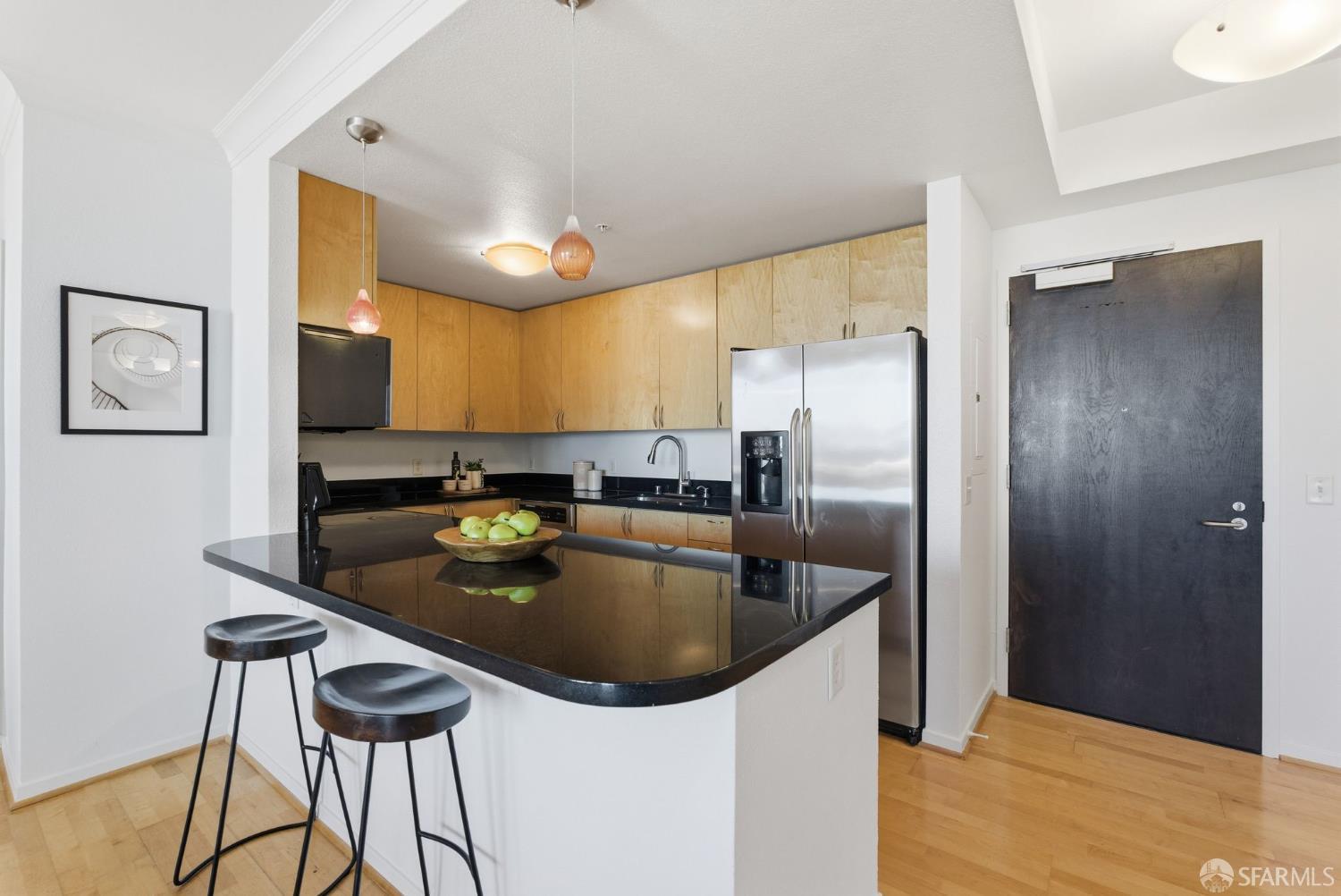 88 King Street # 807