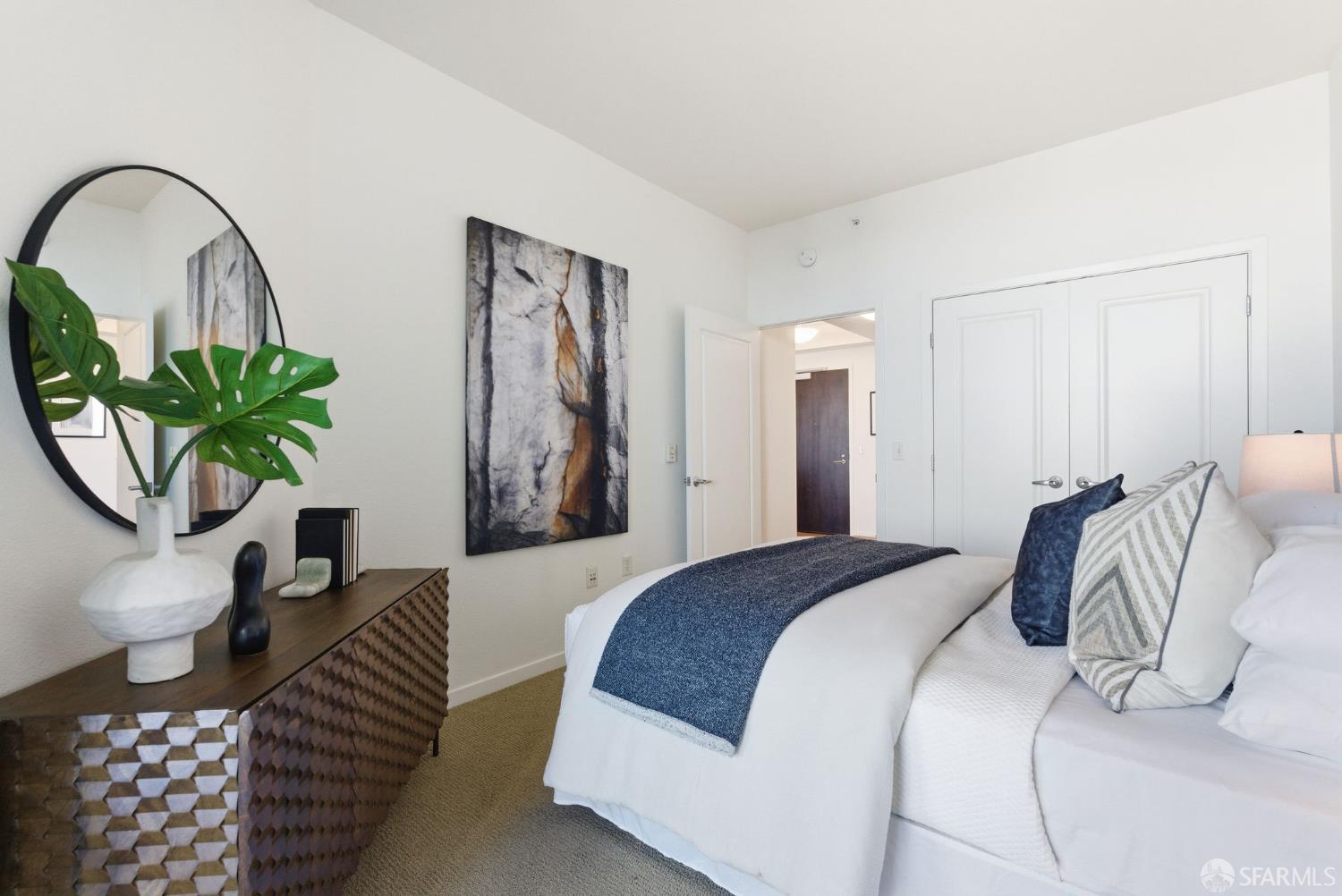 88 King Street # 807