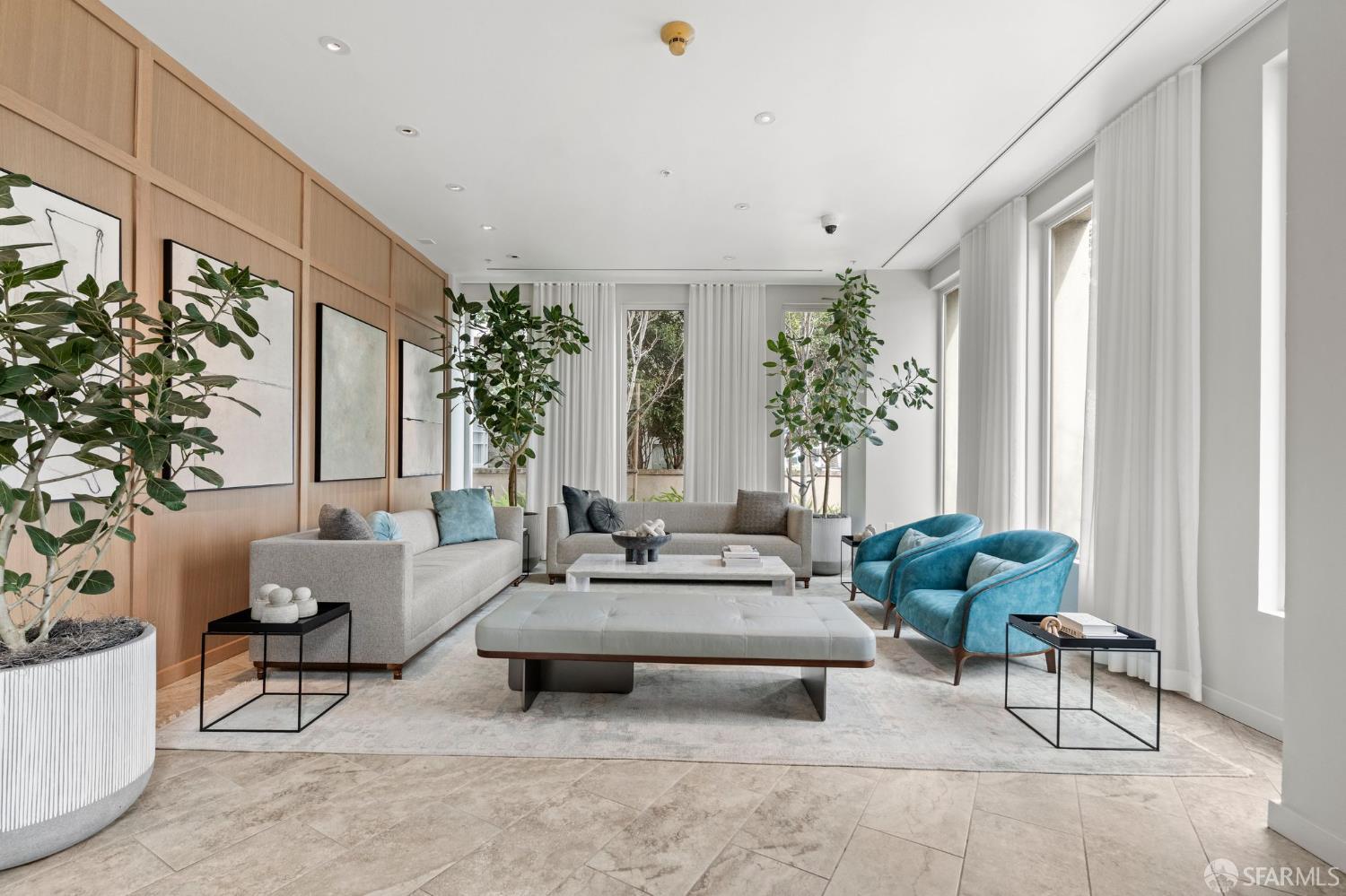 88 King Street # 807