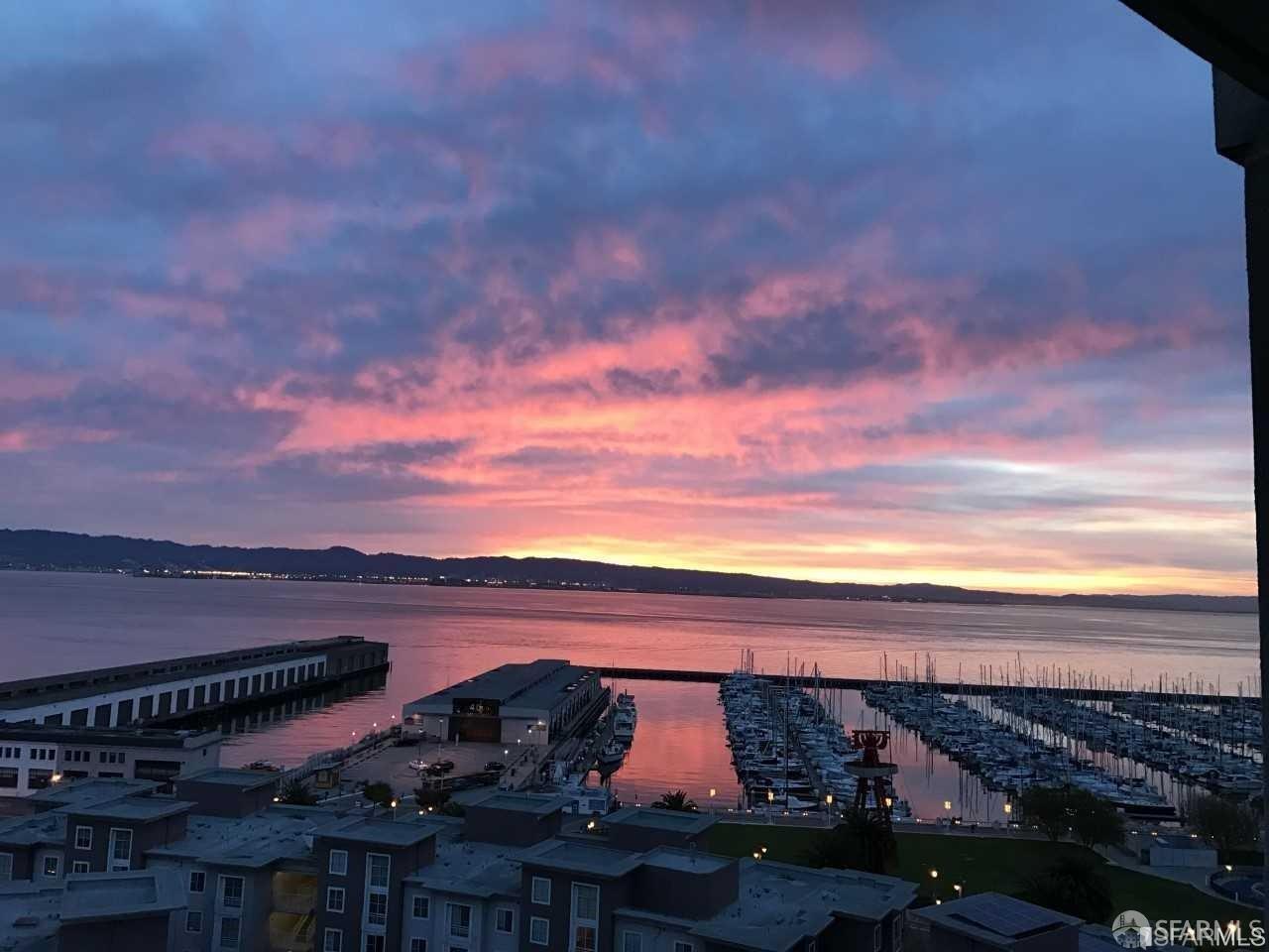 88 King Street # 807