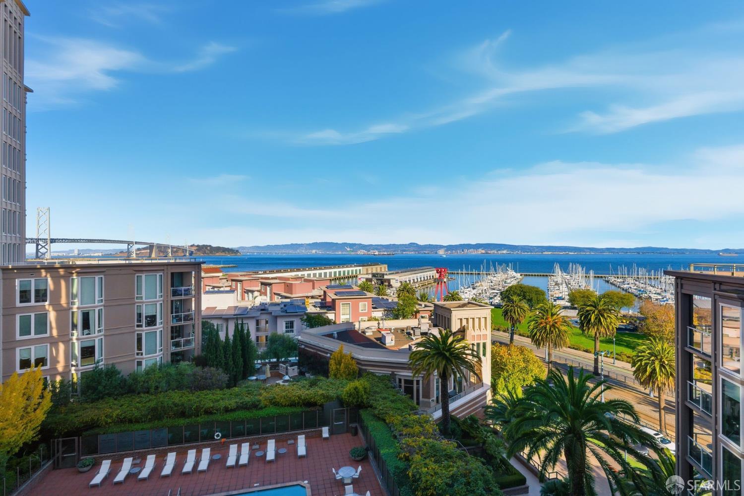 88 King Street # 807