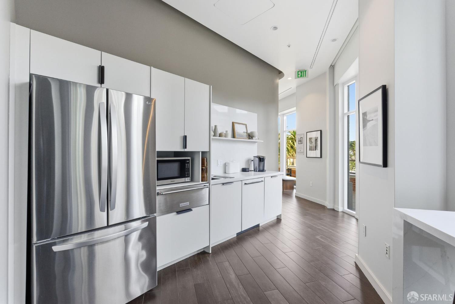 88 King Street # 807