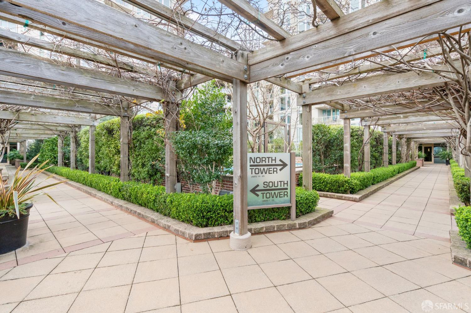 88 King Street # 807