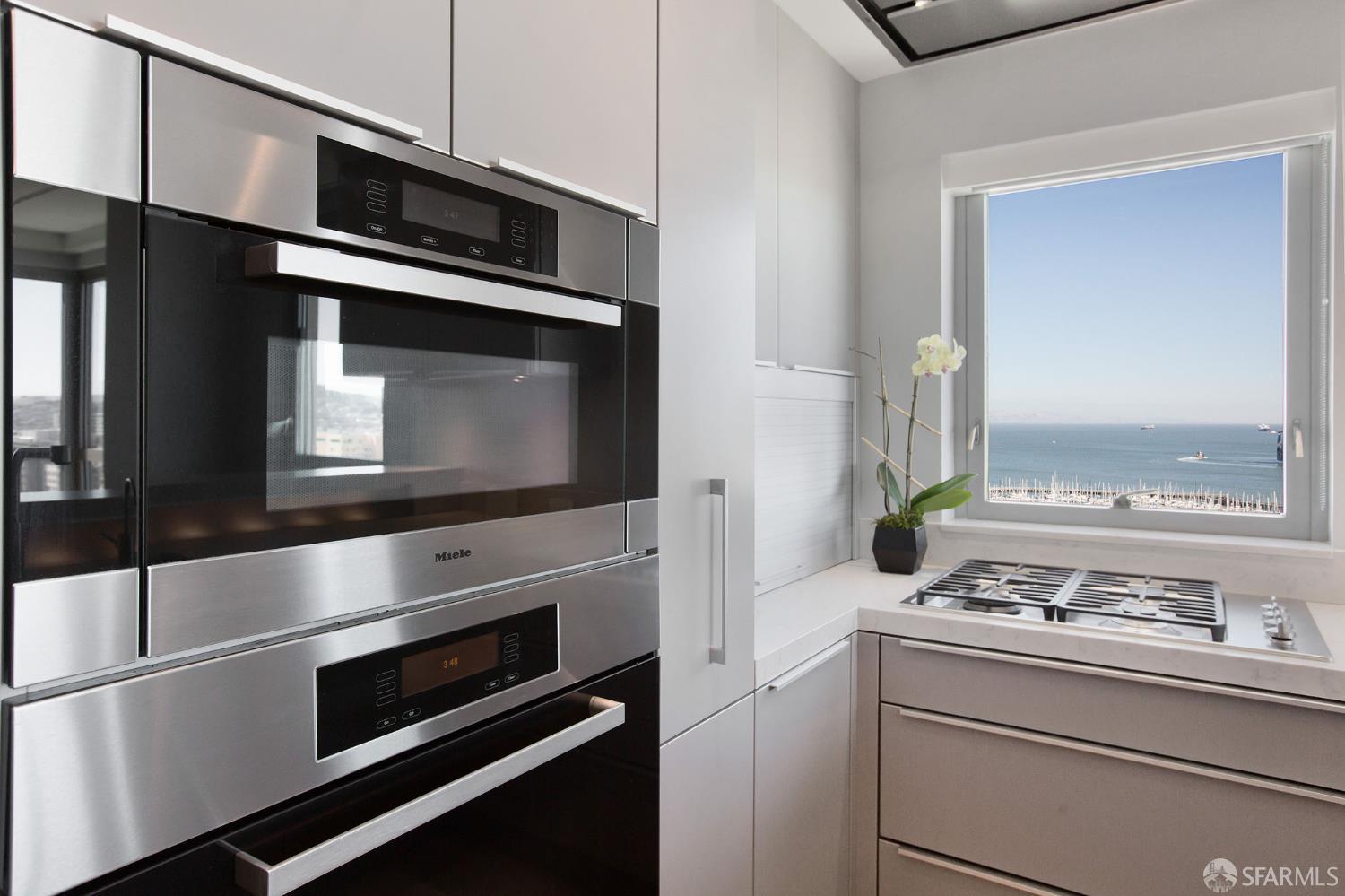 229 Brannan Street # 16E