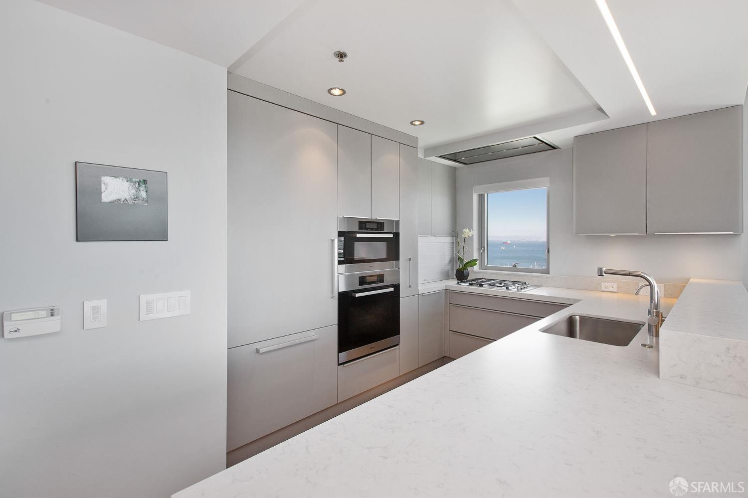 229 Brannan Street # 16E