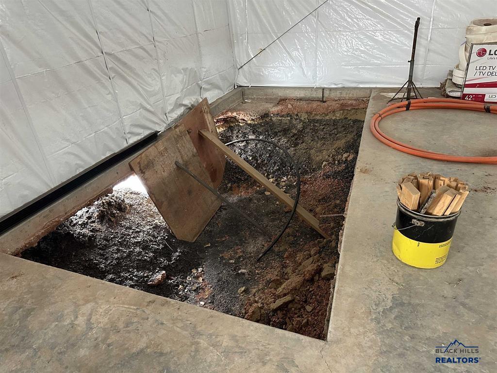 403 & 411 VALLEY VIEW DR