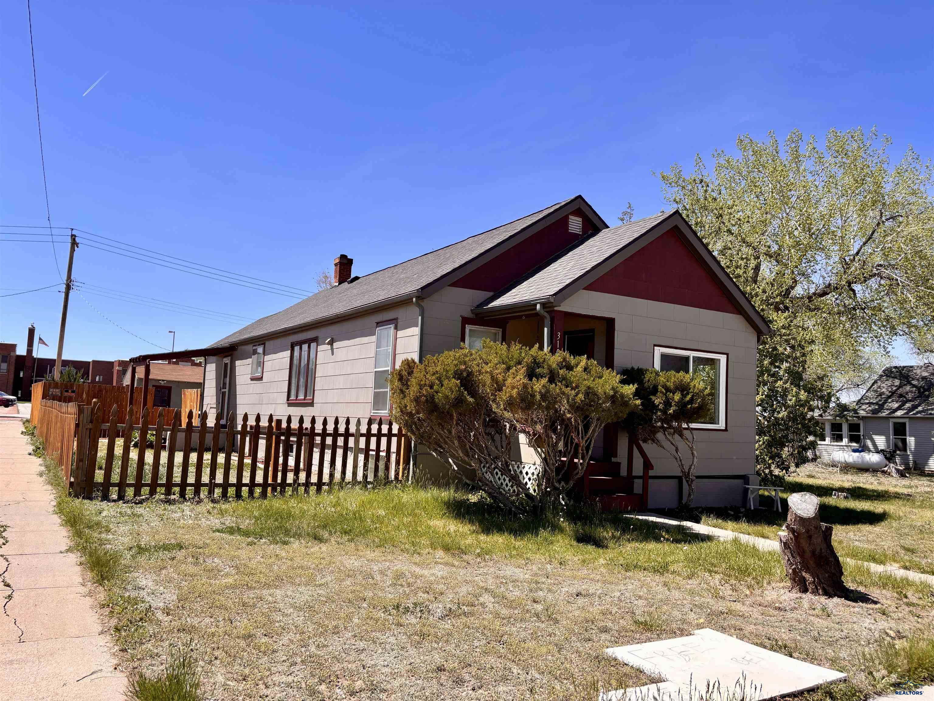 310 7TH AVE
