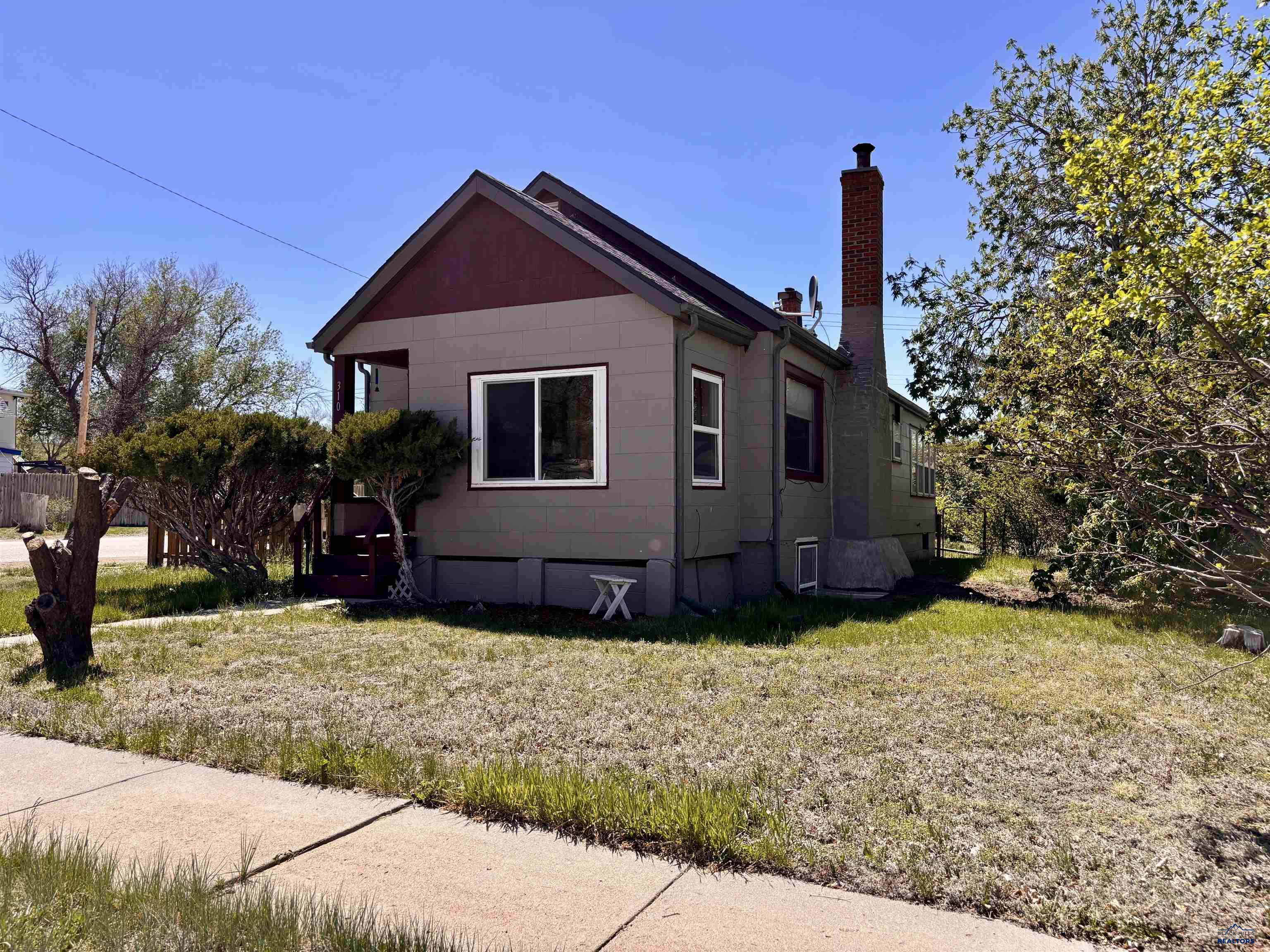 310 7TH AVE