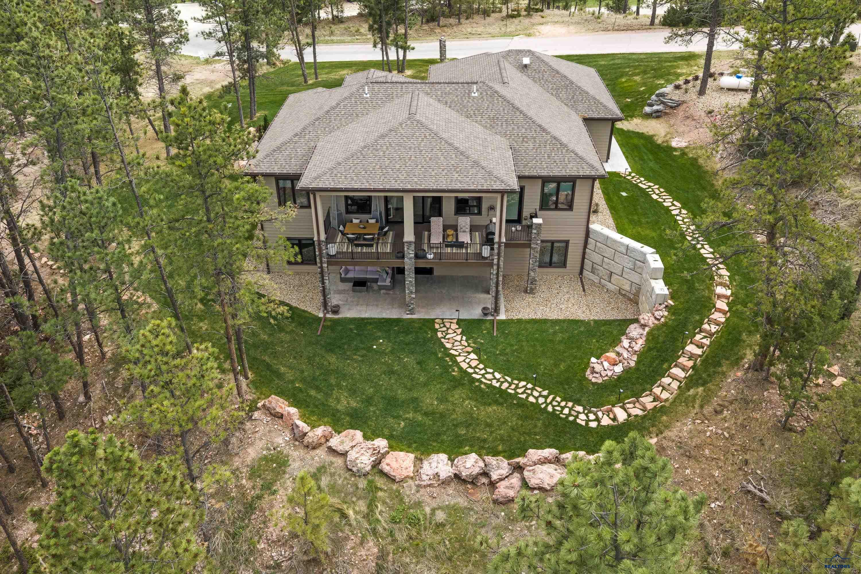 1103 CLUBHOUSE DR