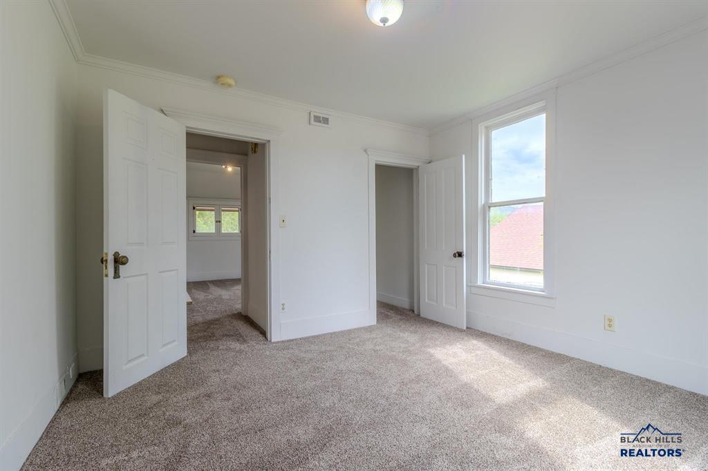 201 S 6TH ST