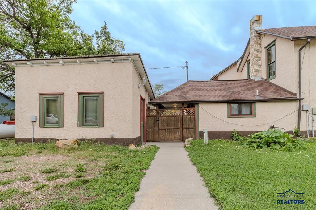 201 S 6TH ST