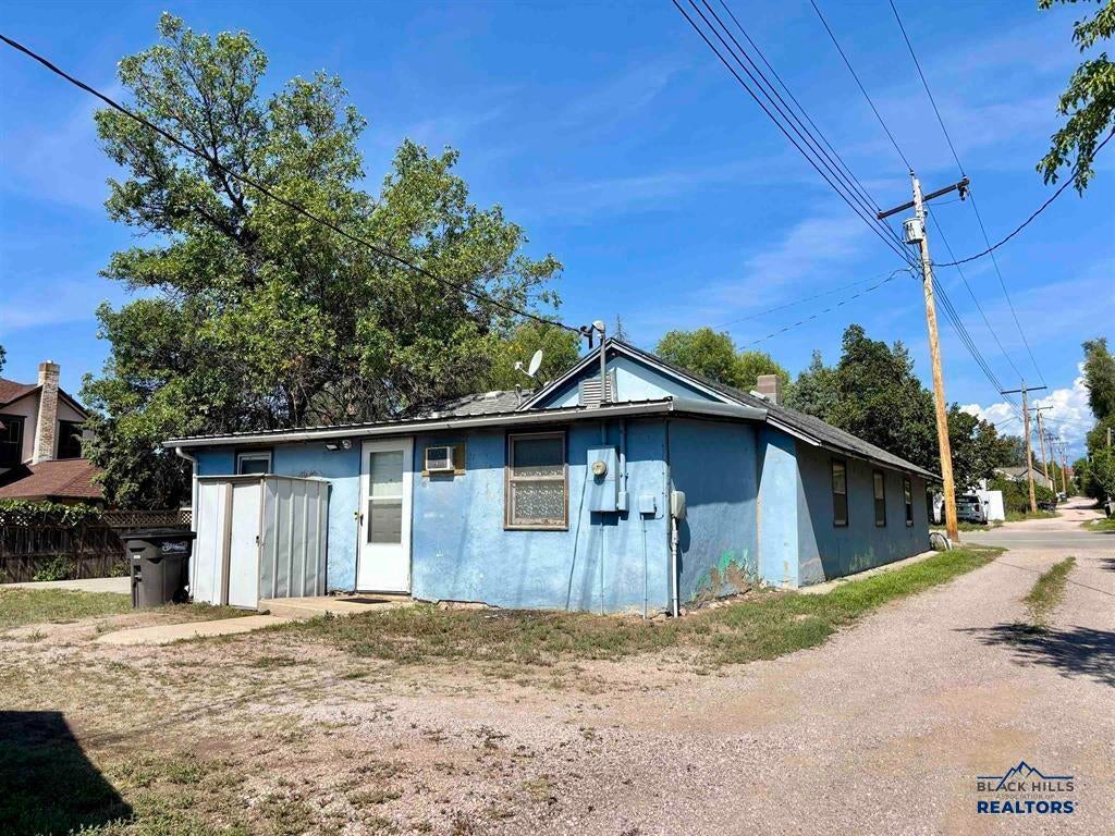 537 ALBANY AVE