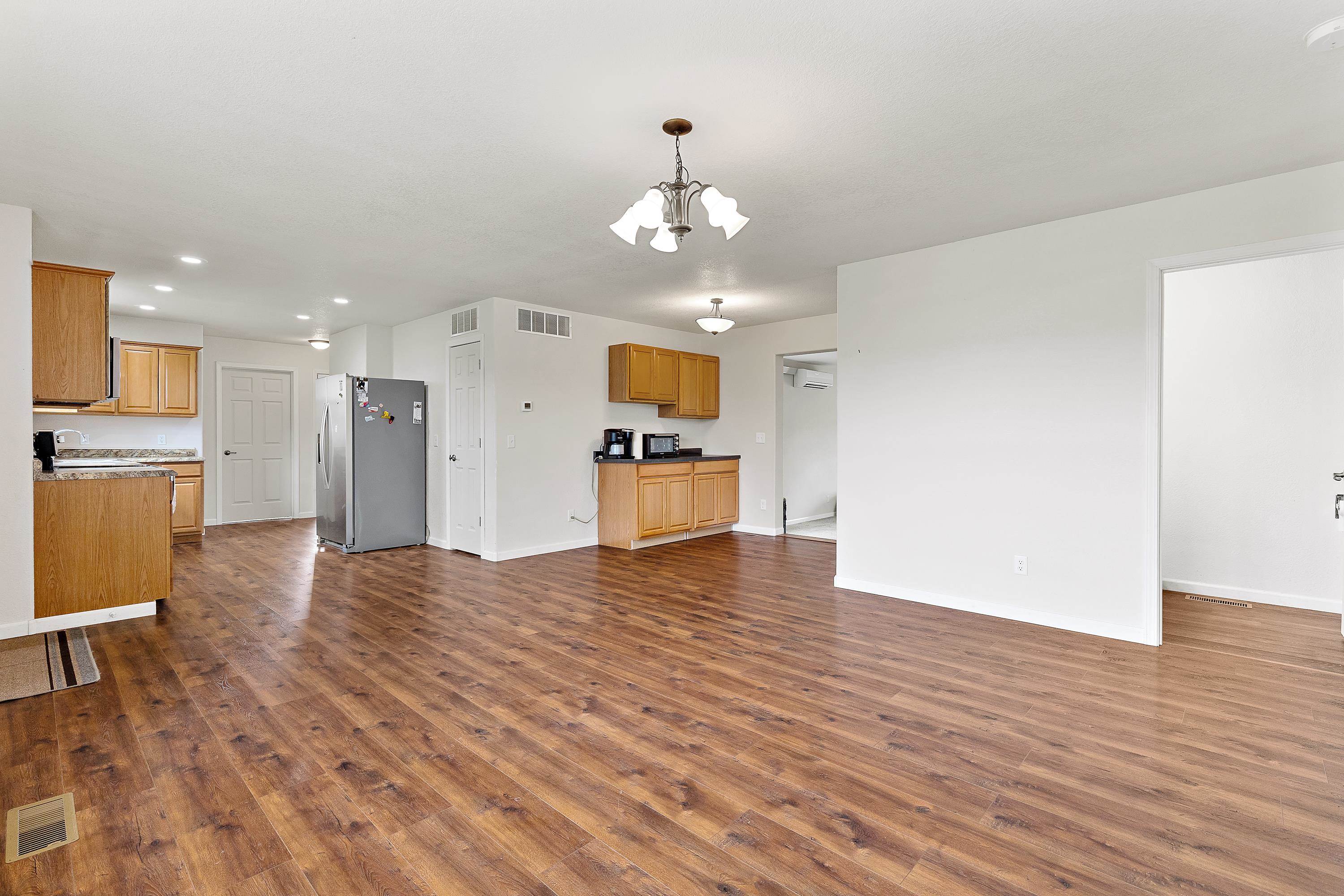 13208 Hillsview Drive