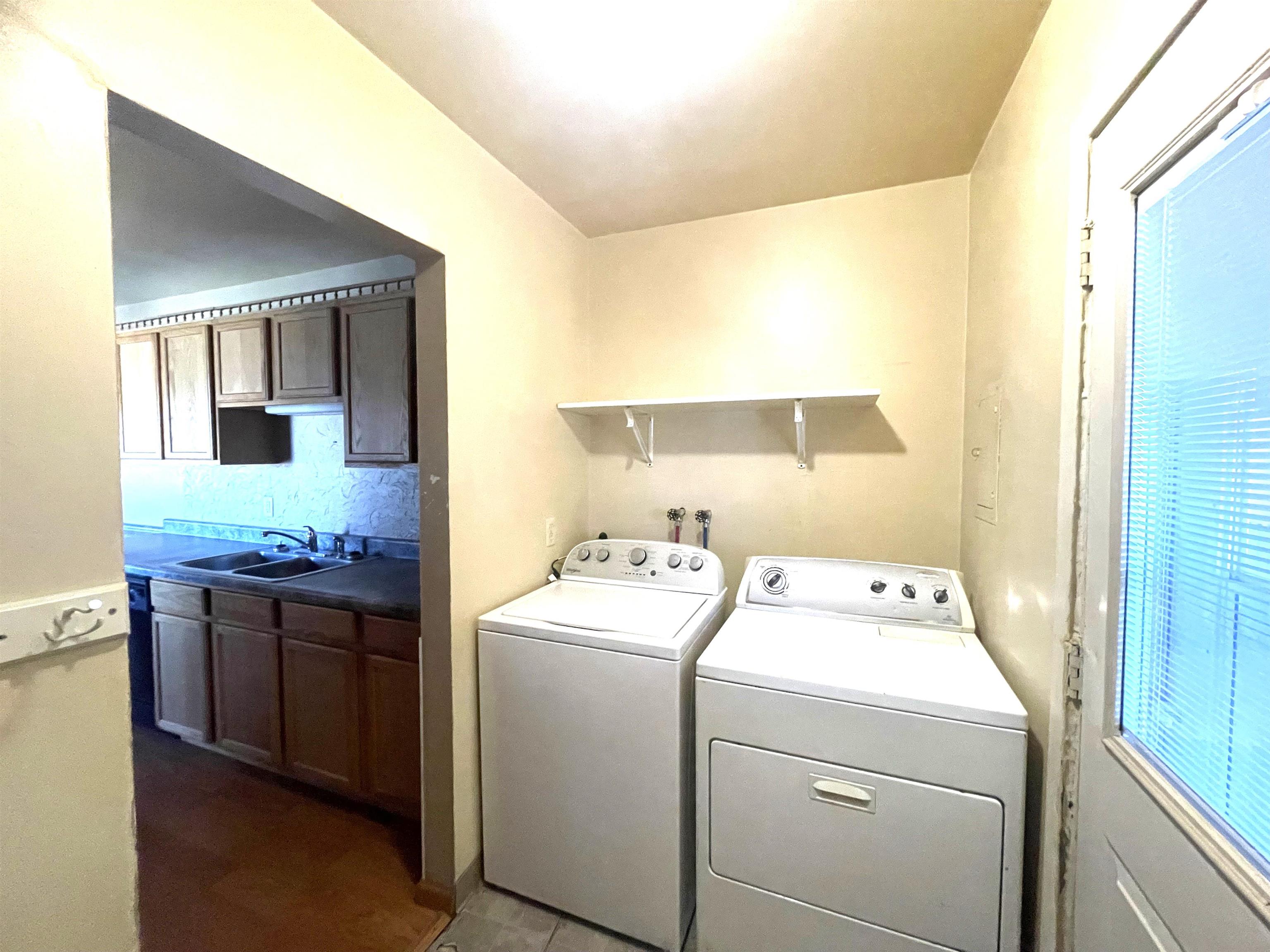 521 E Van Buren Street