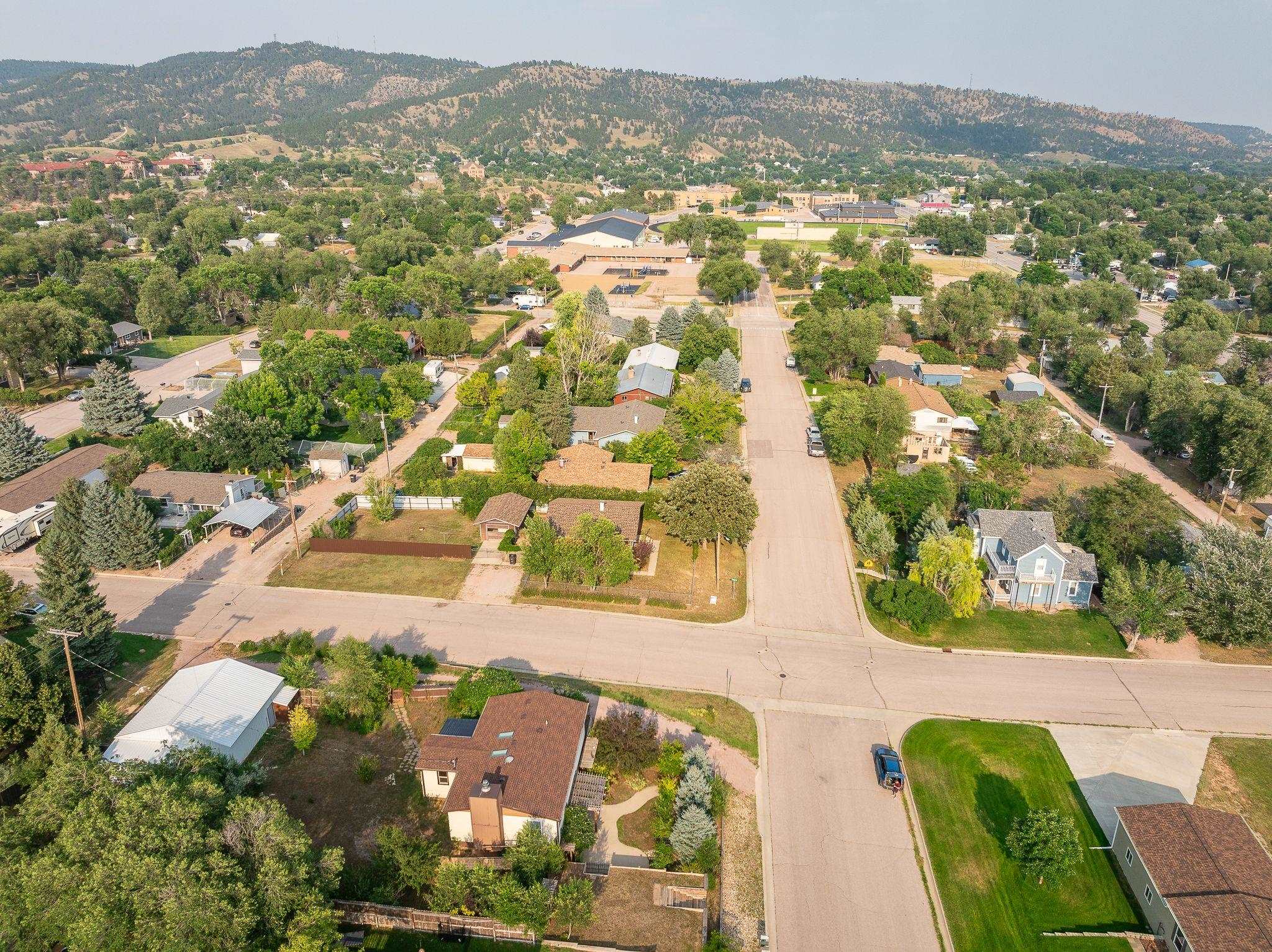 2202 Jennings Avenue