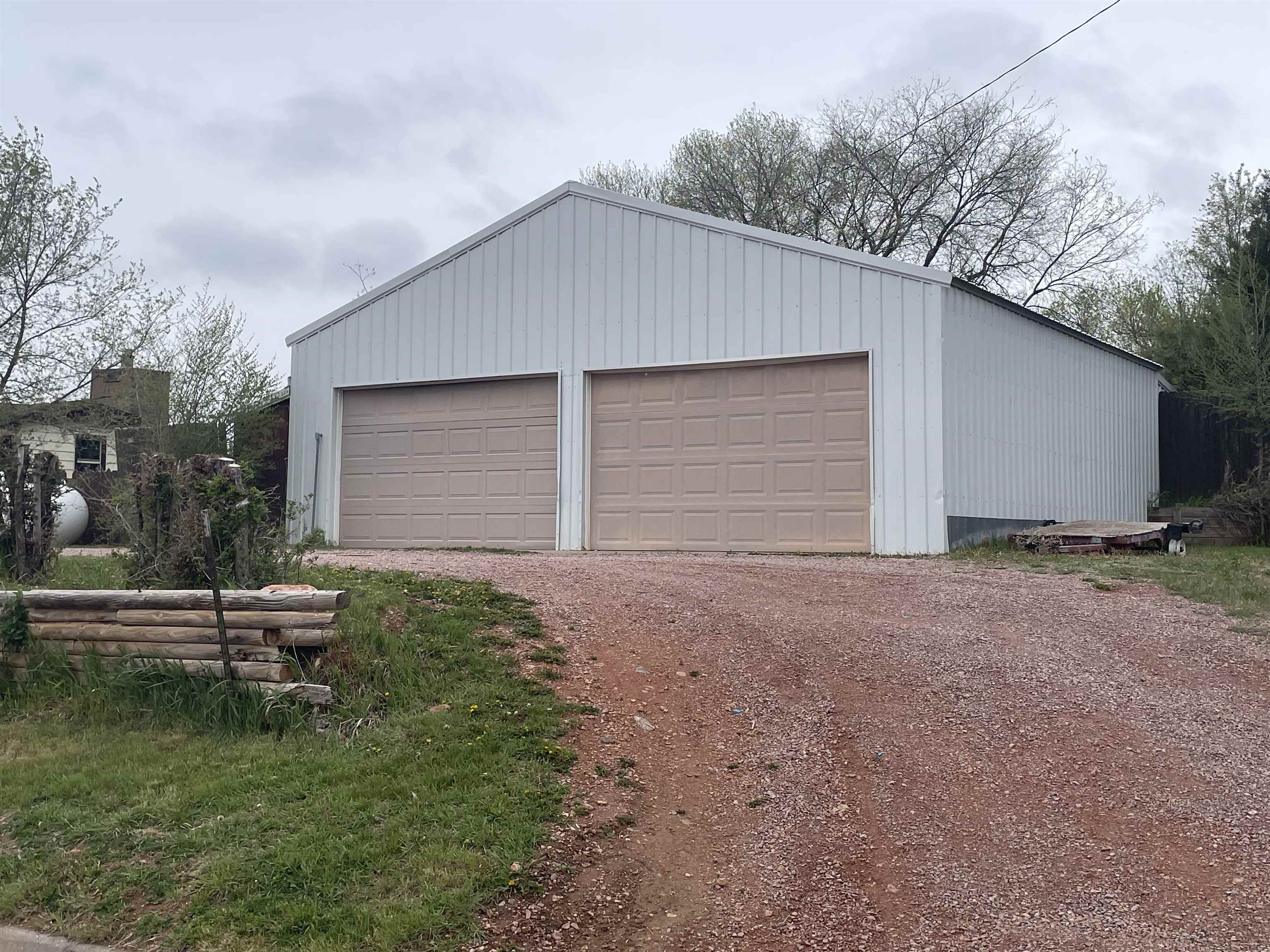 2202 Jennings Avenue