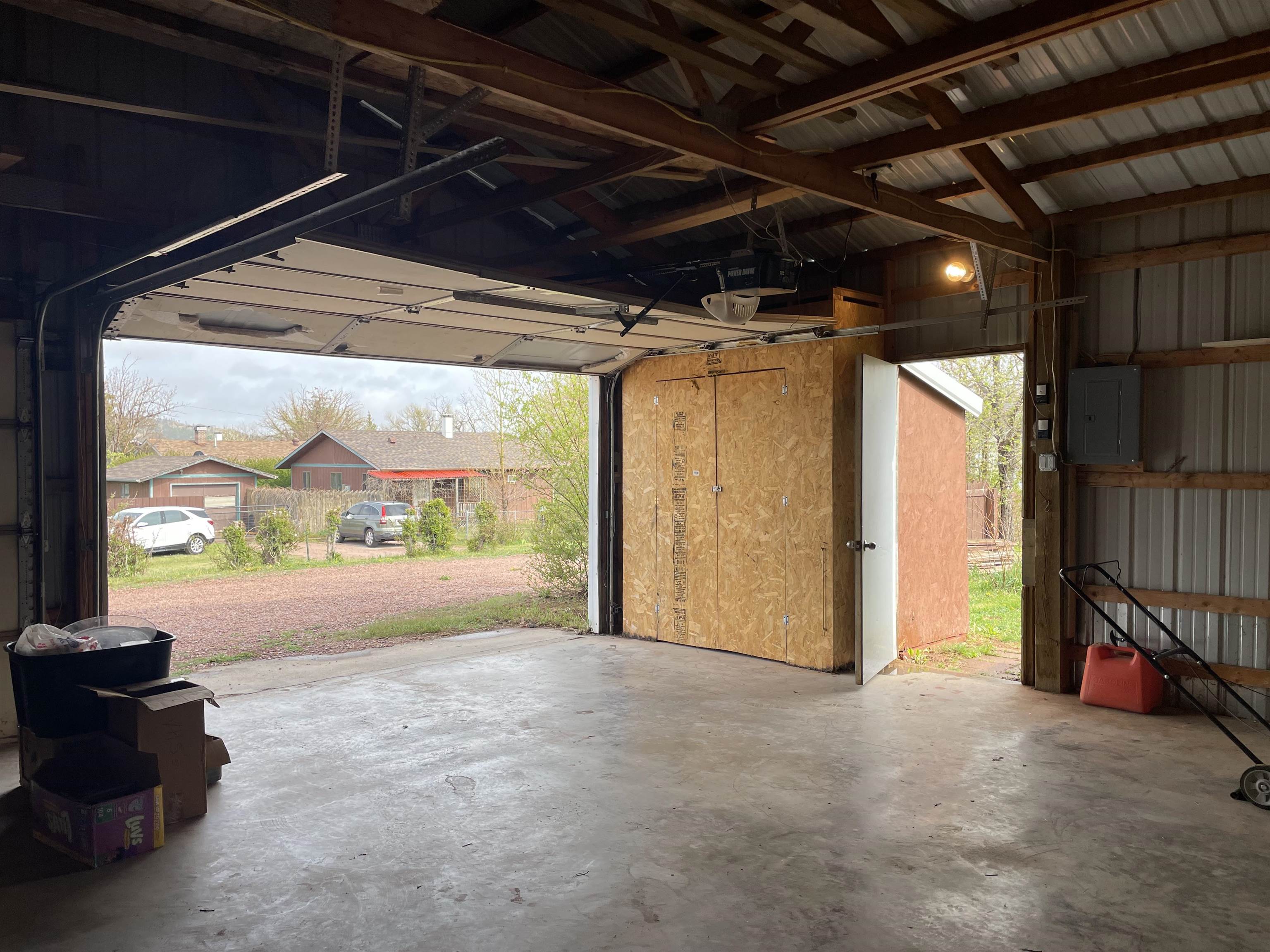 2202 Jennings Avenue