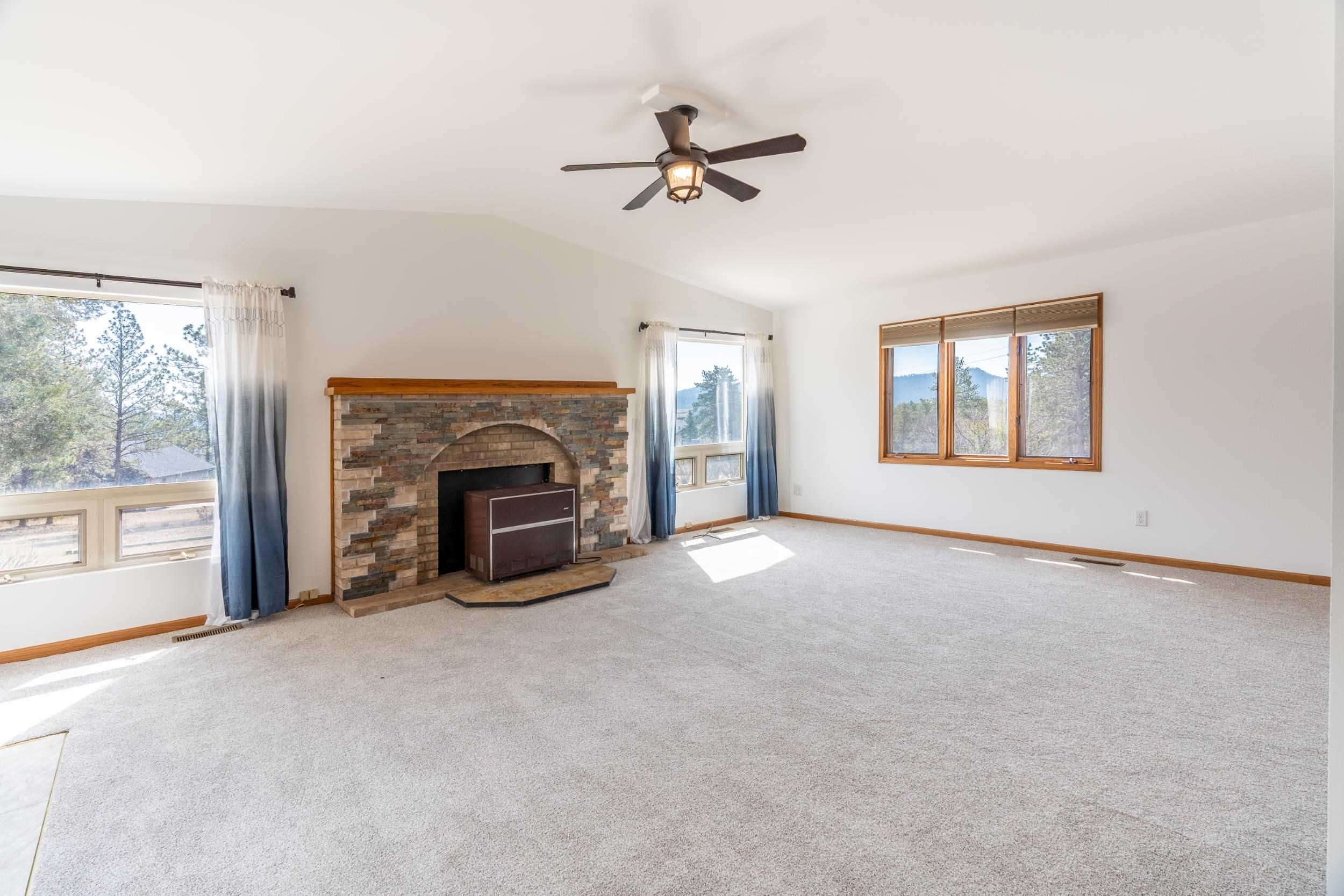 12700 Ridgeview Drive