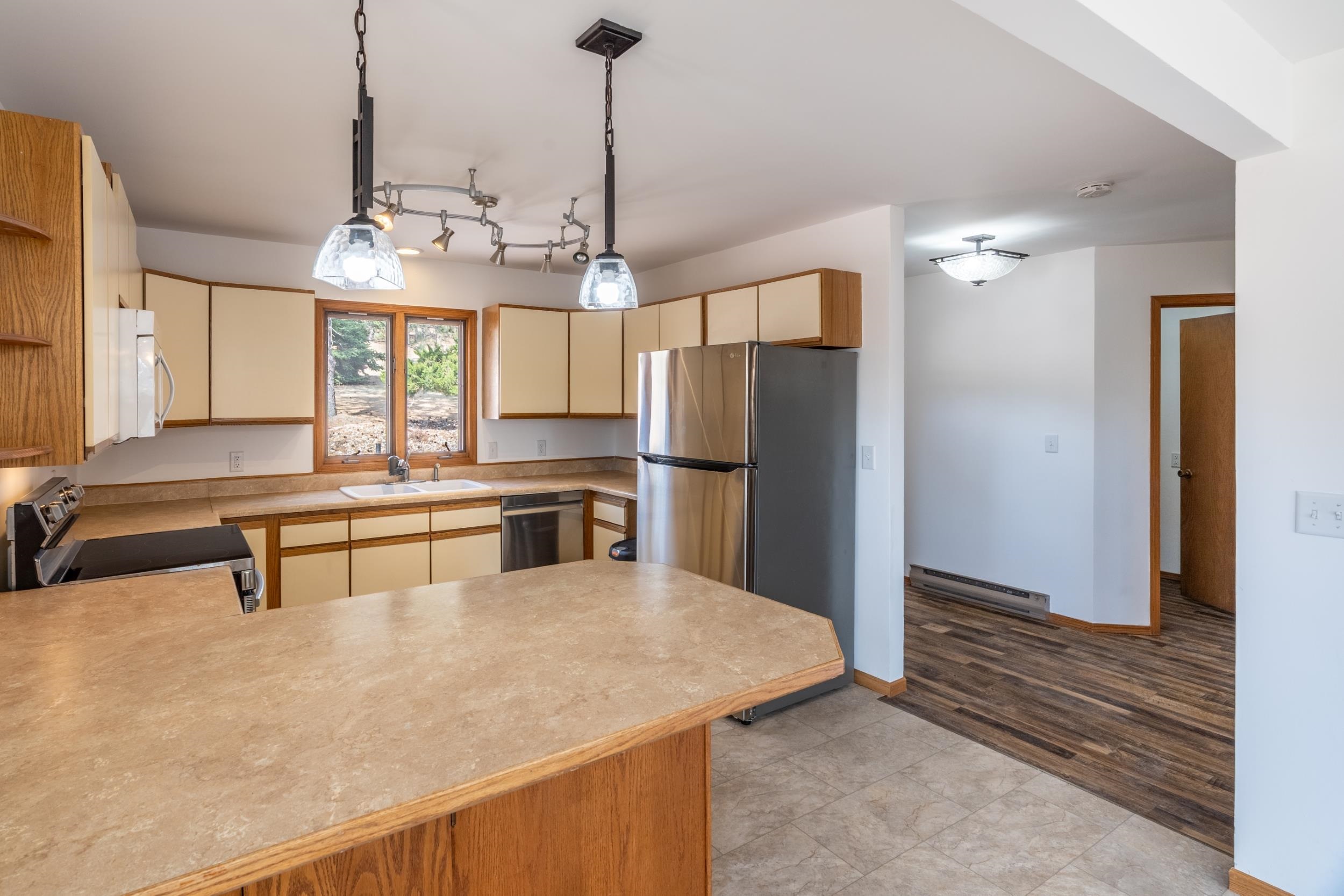 12700 Ridgeview Drive