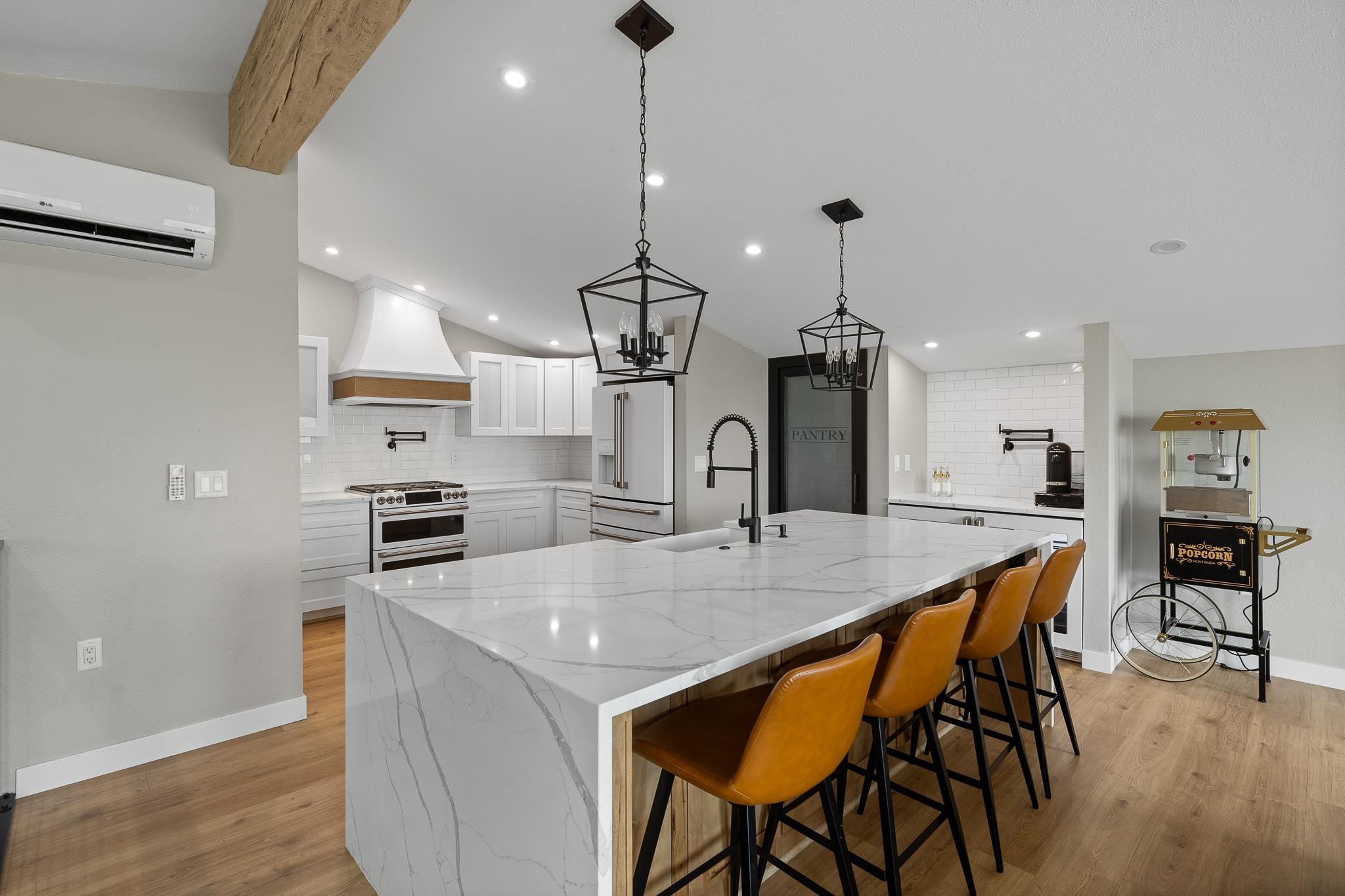 13239 Commodore Road