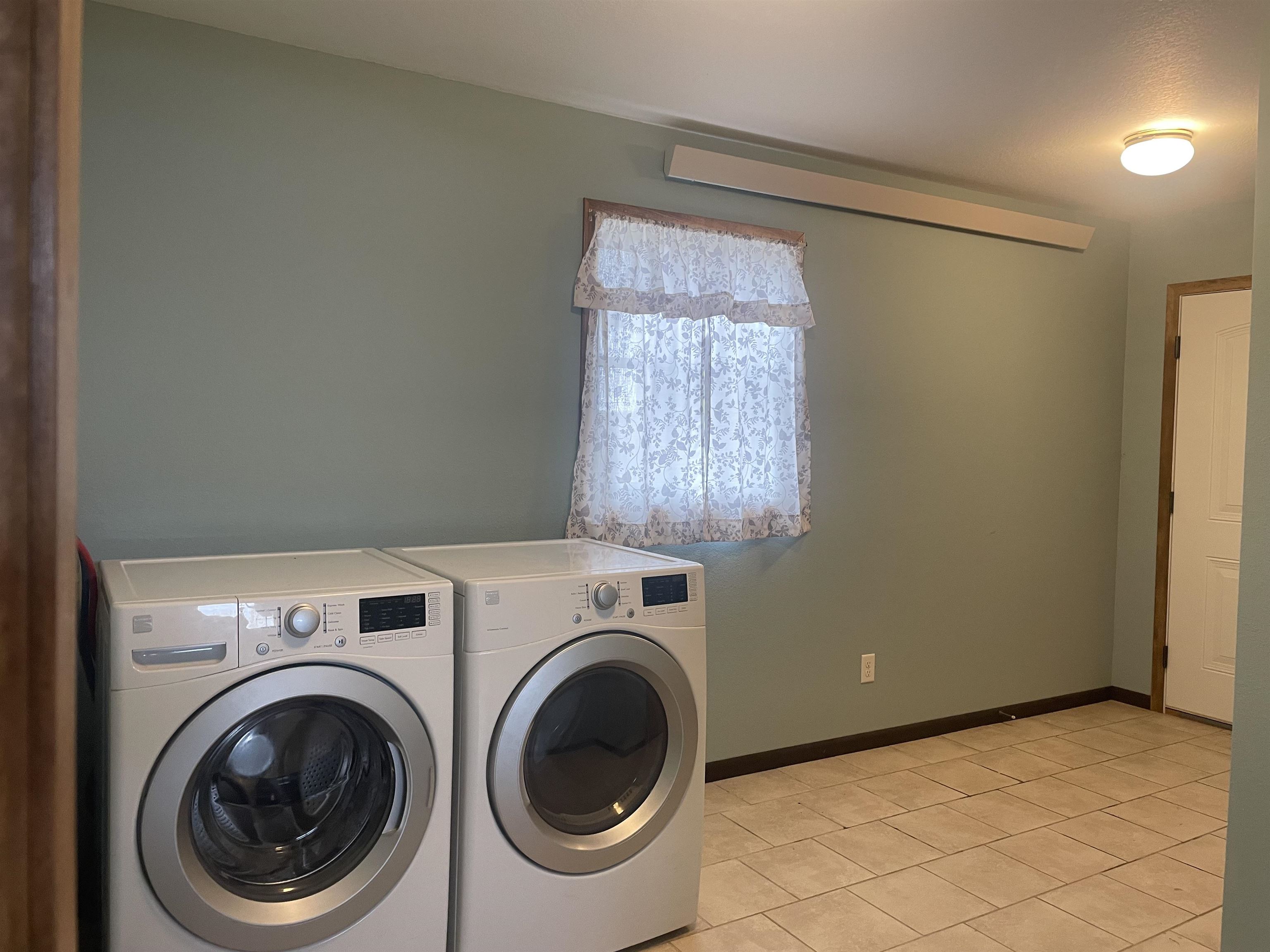 13242 Commodore Road