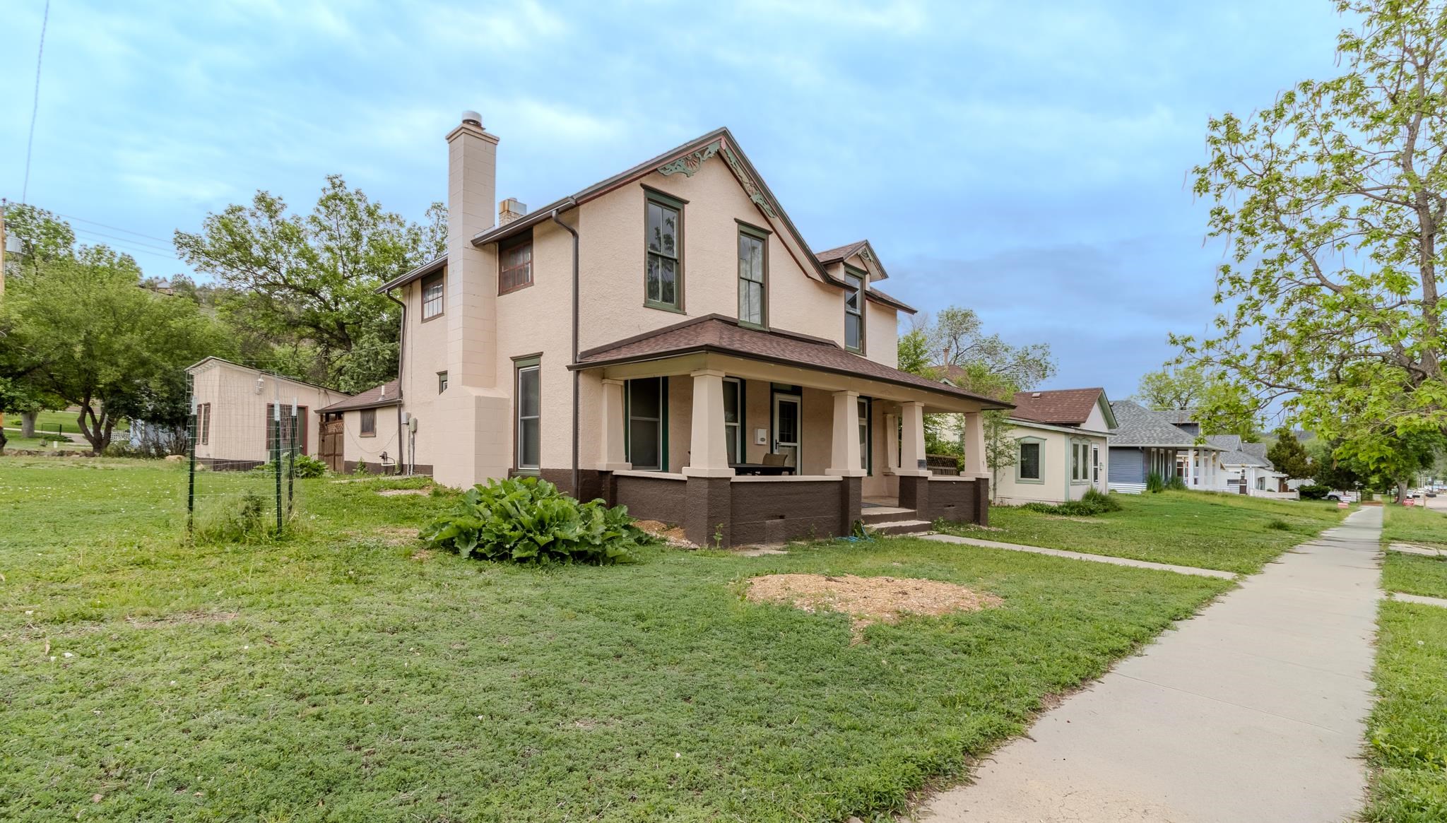 201 S 6th Street