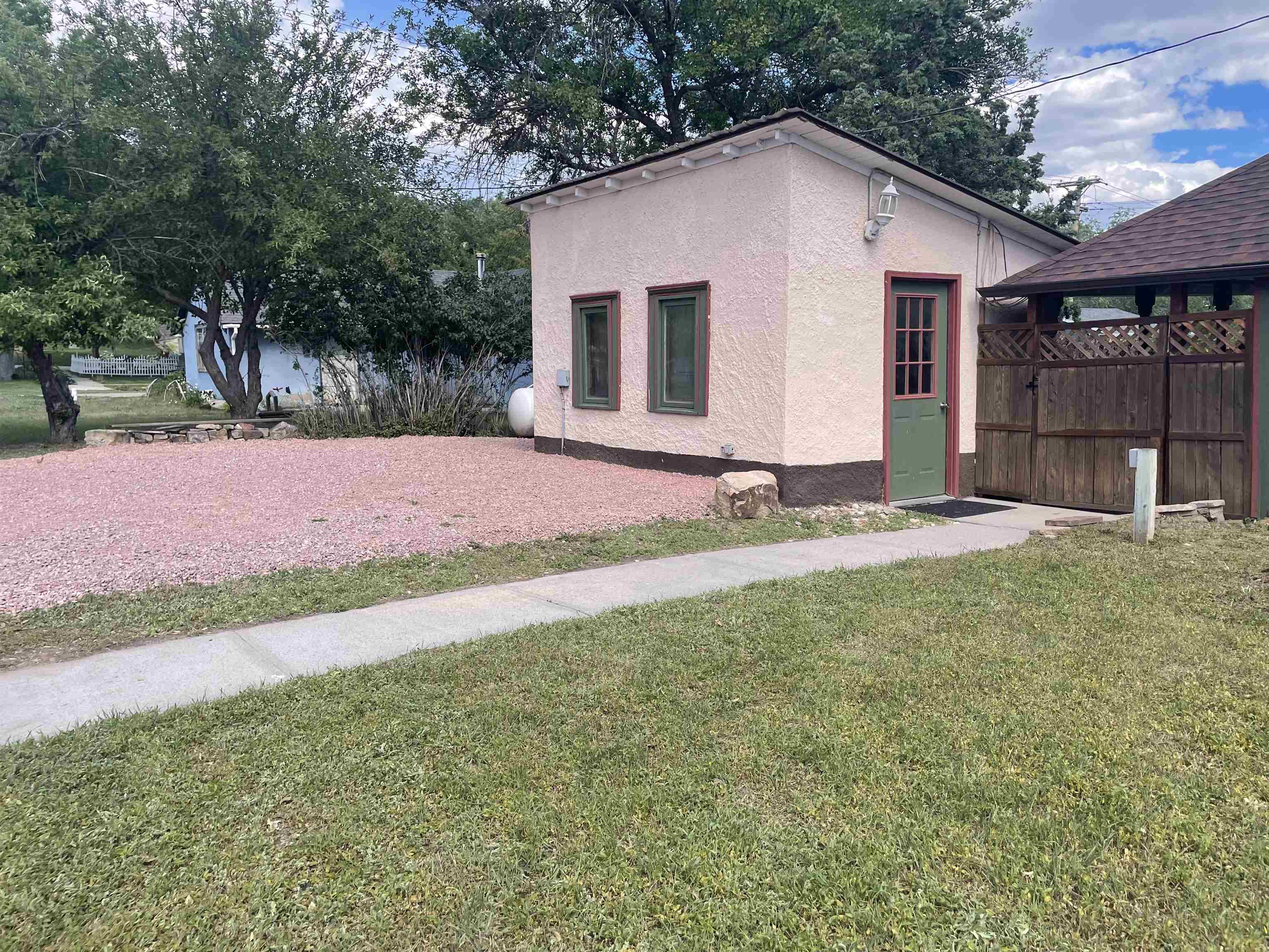 201 S 6th Street