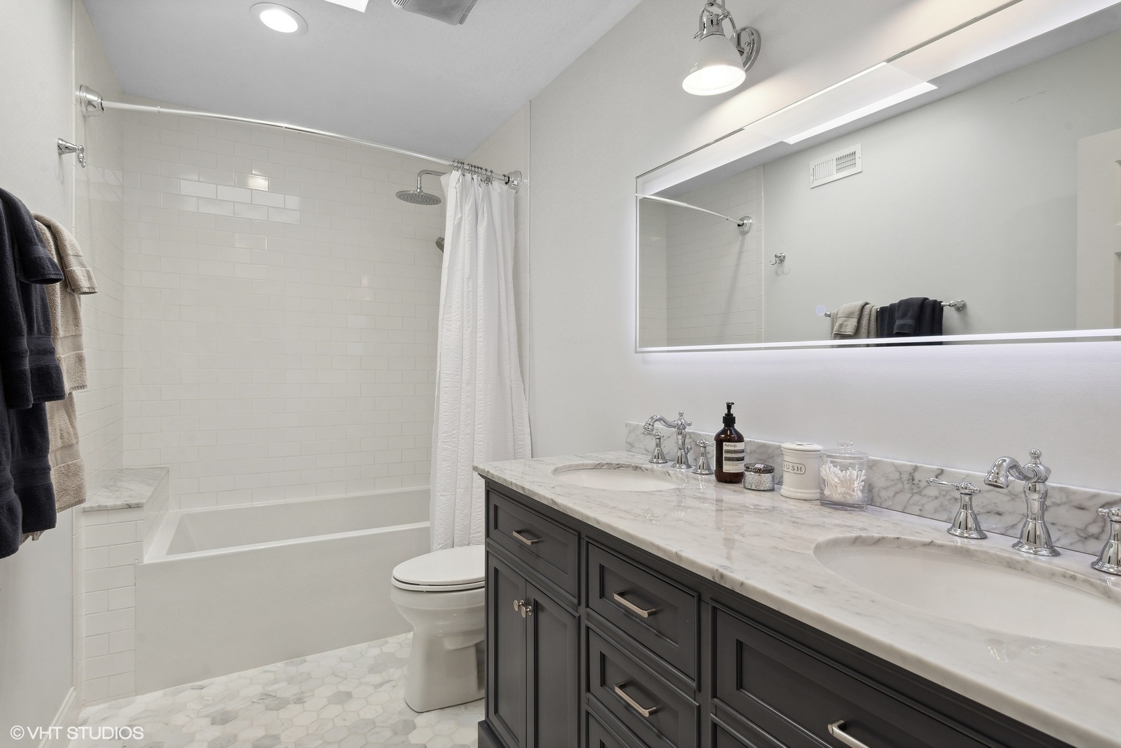1907 N CLEVELAND Avenue Unit: B