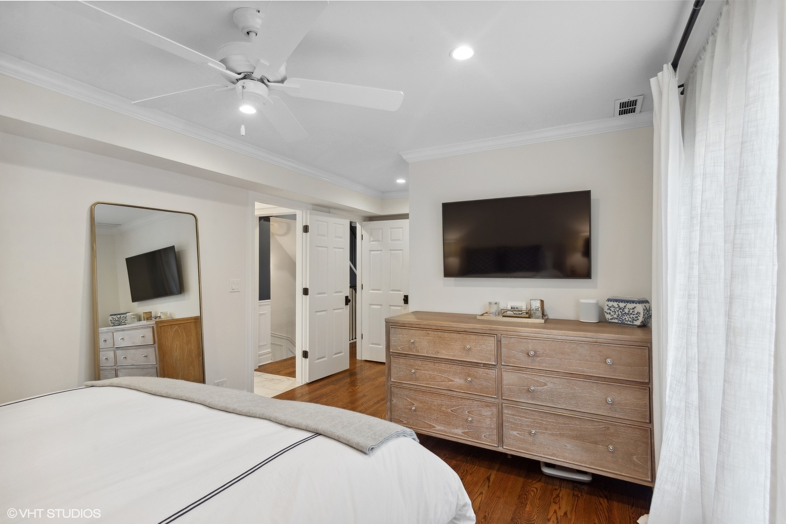 1907 N CLEVELAND Avenue Unit: B