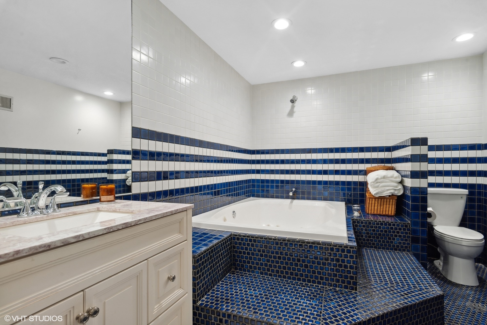 1907 N CLEVELAND Avenue Unit: B
