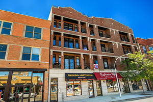 3418 N Sheffield Avenue Unit: 2