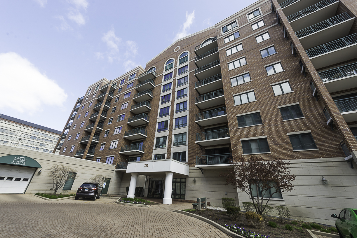 750 Pearson Street Unit: 611