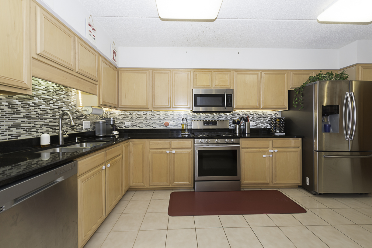 750 Pearson Street Unit: 611