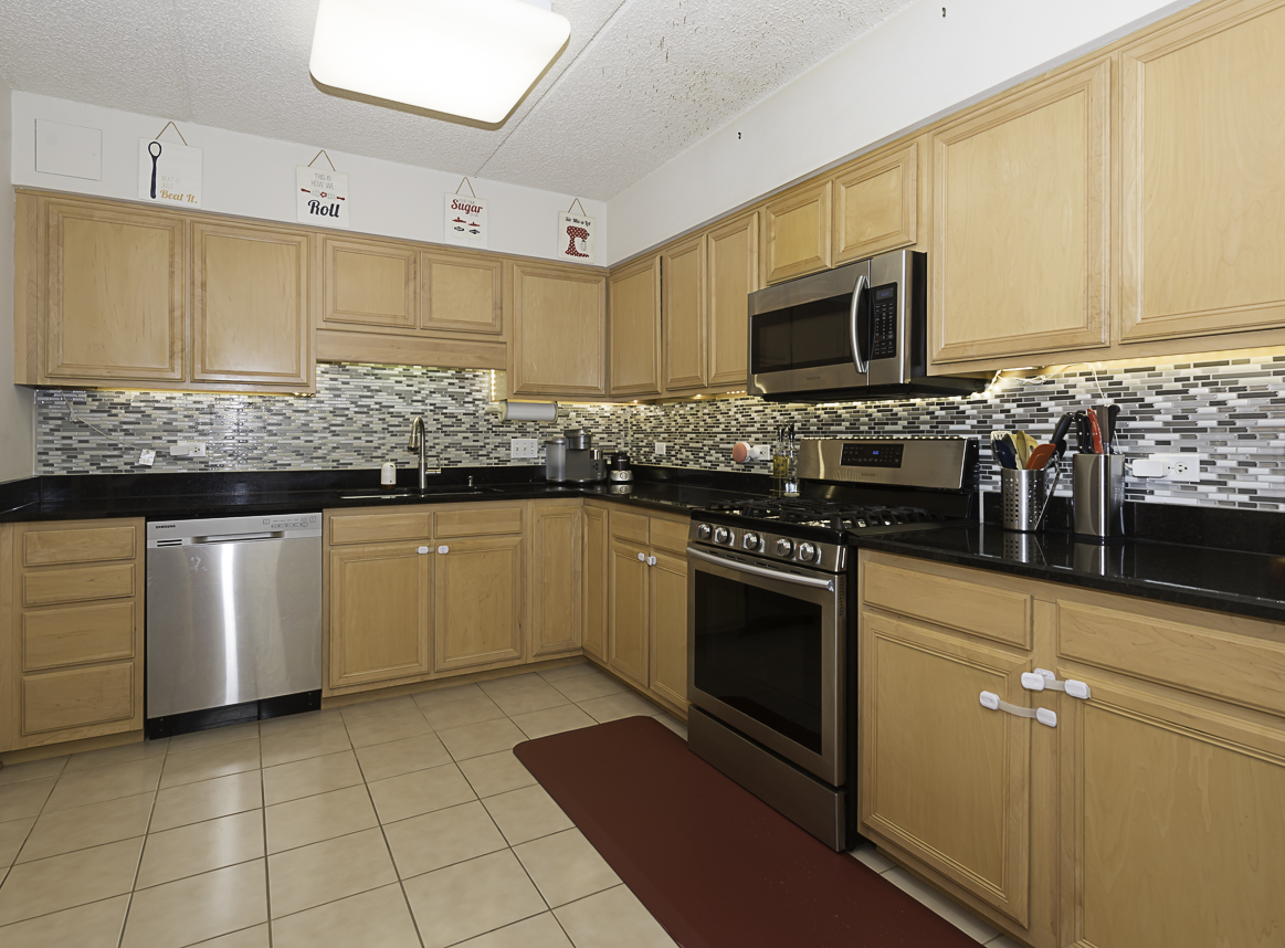 750 Pearson Street Unit: 611