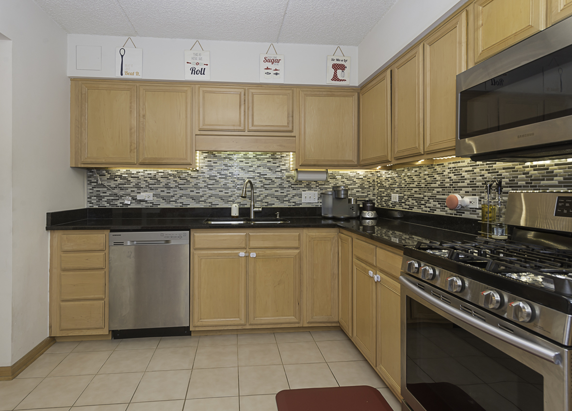 750 Pearson Street Unit: 611