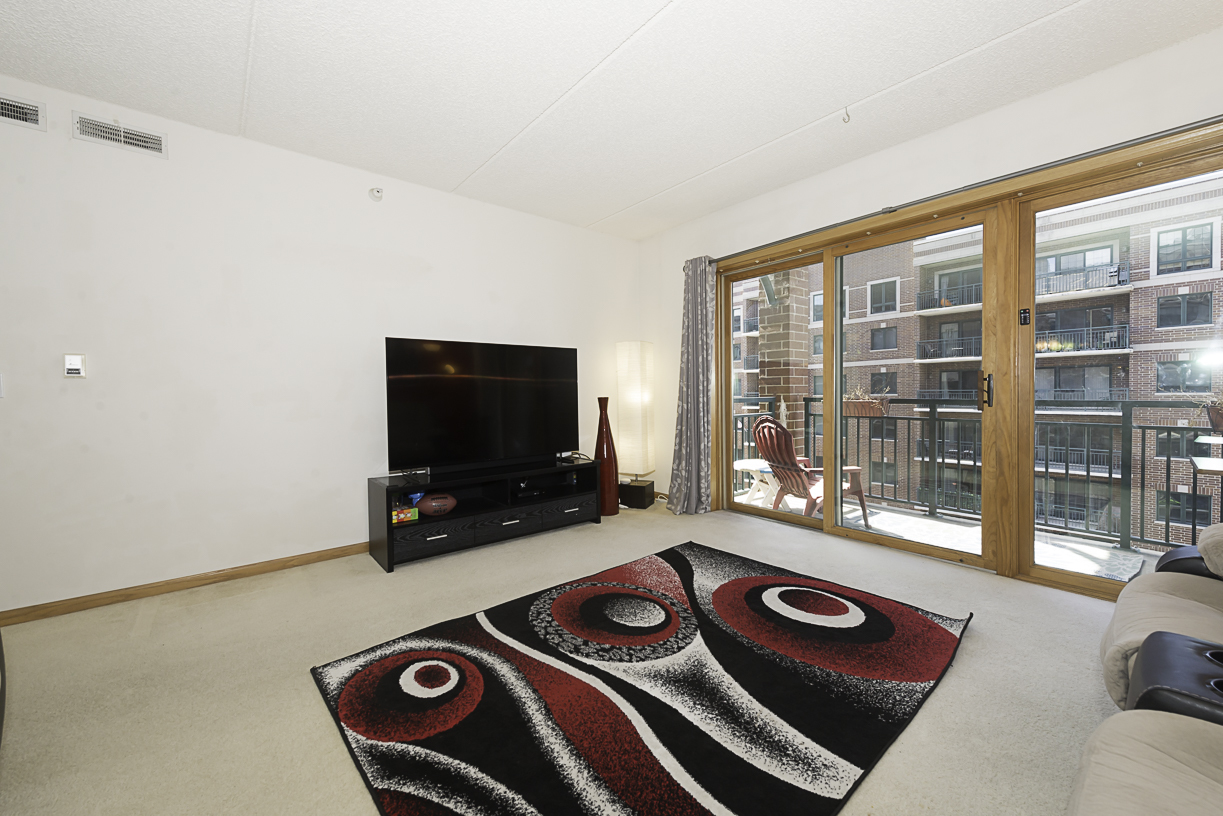 750 Pearson Street Unit: 611